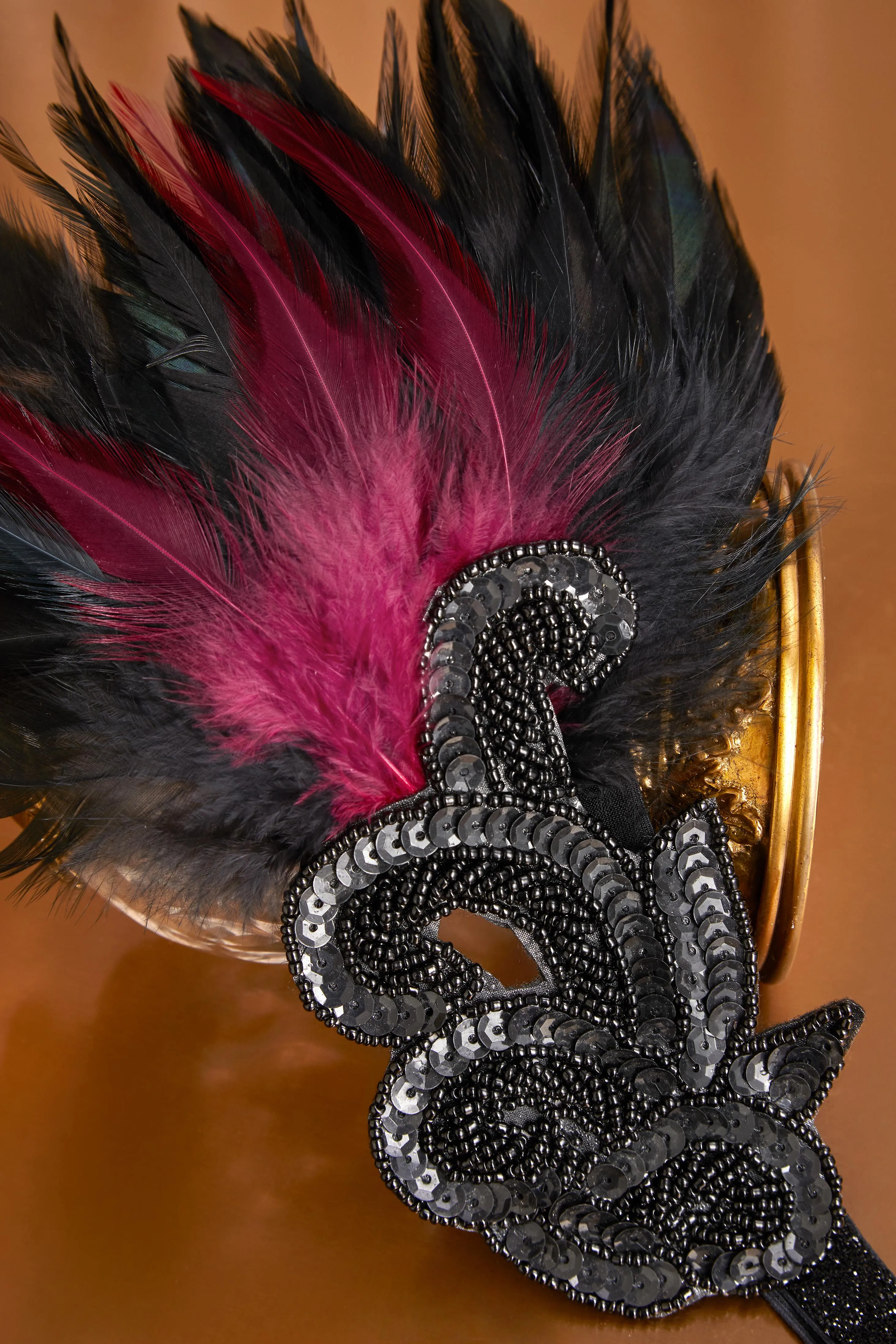 Beaded Sequin Shimmer Headpiece sold by BABEYOND product image thumbnail 4