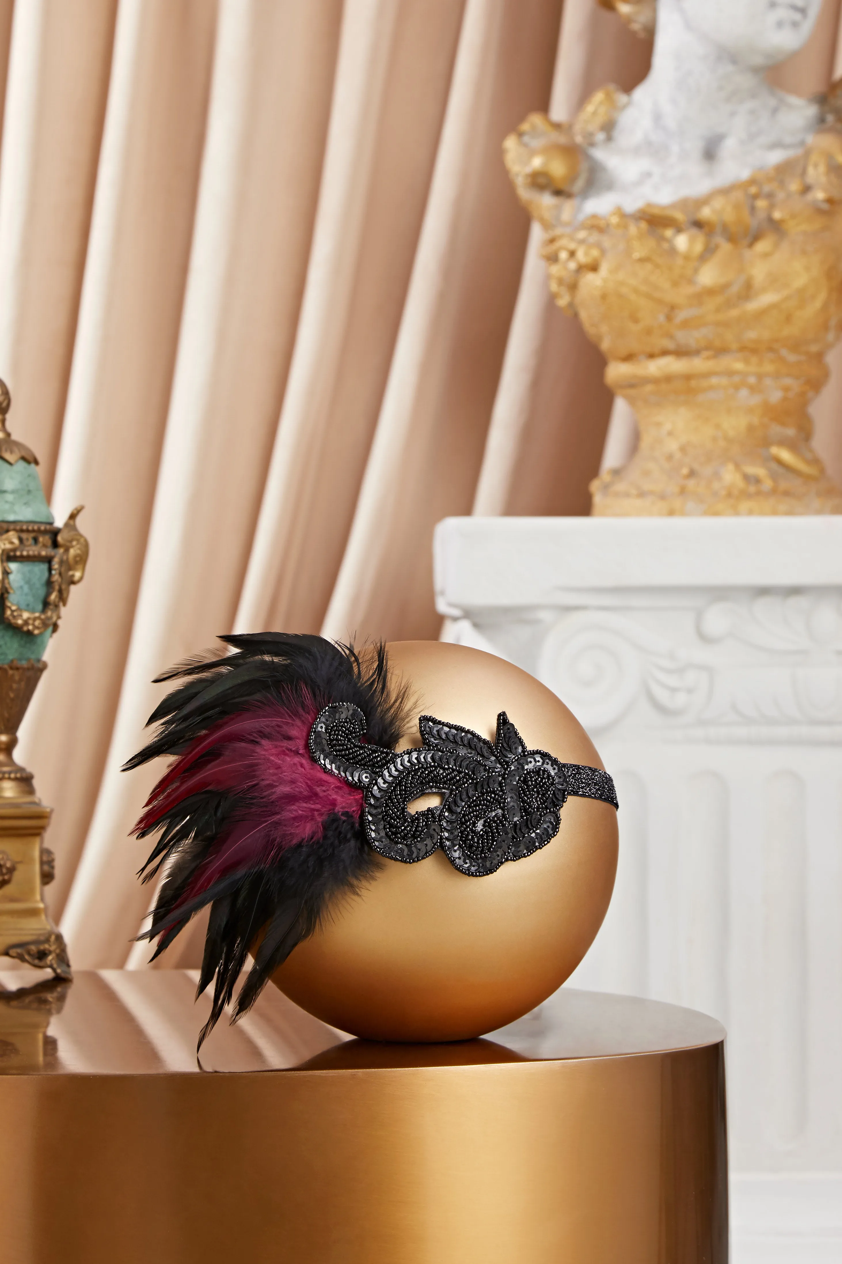 Beaded Sequin Shimmer Headpiece sold by BABEYOND product image thumbnail 5