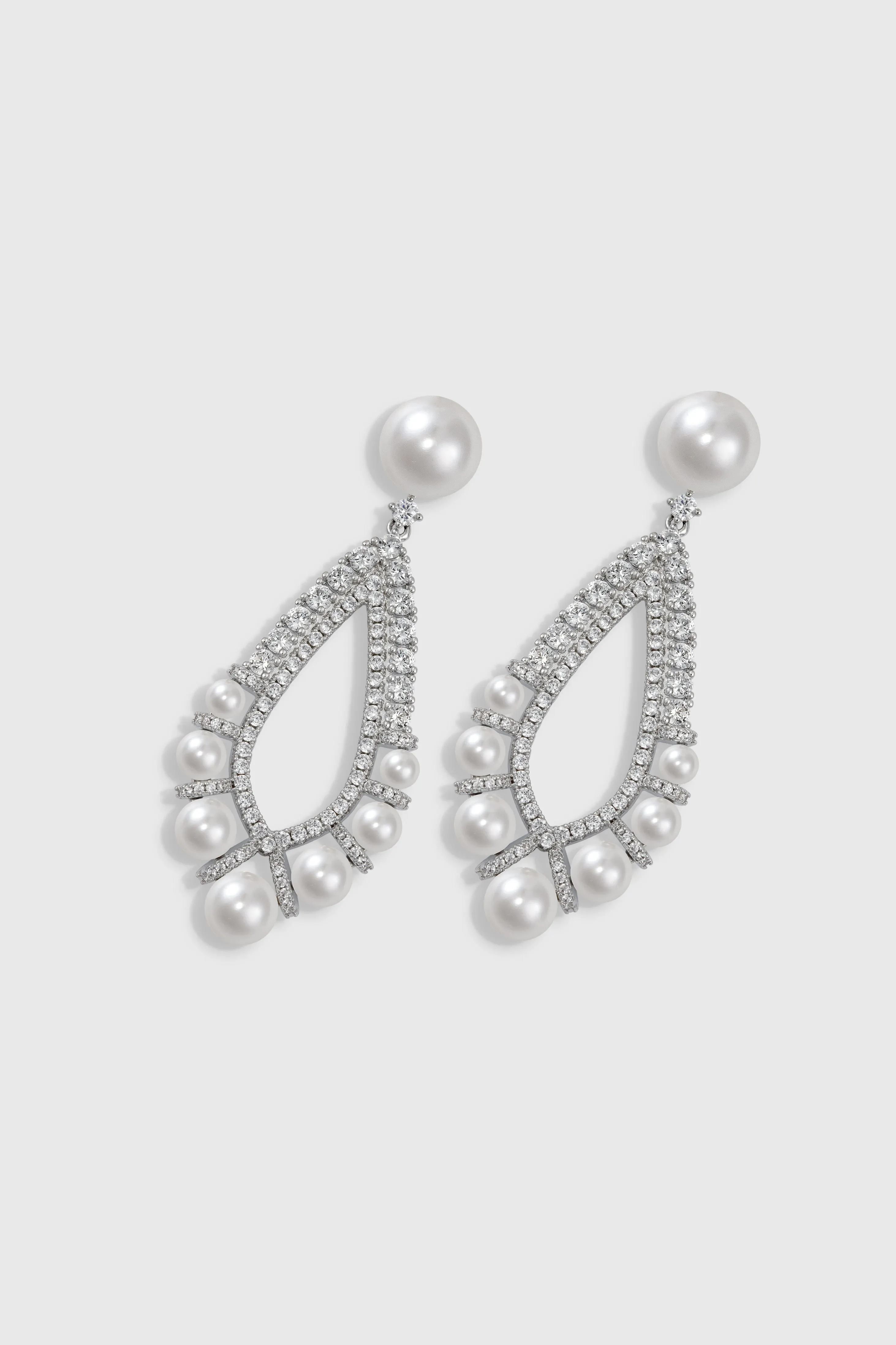 Vintage Teardrop-Shaped Pearl Earrings sold by BABEYOND product image thumbnail 3
