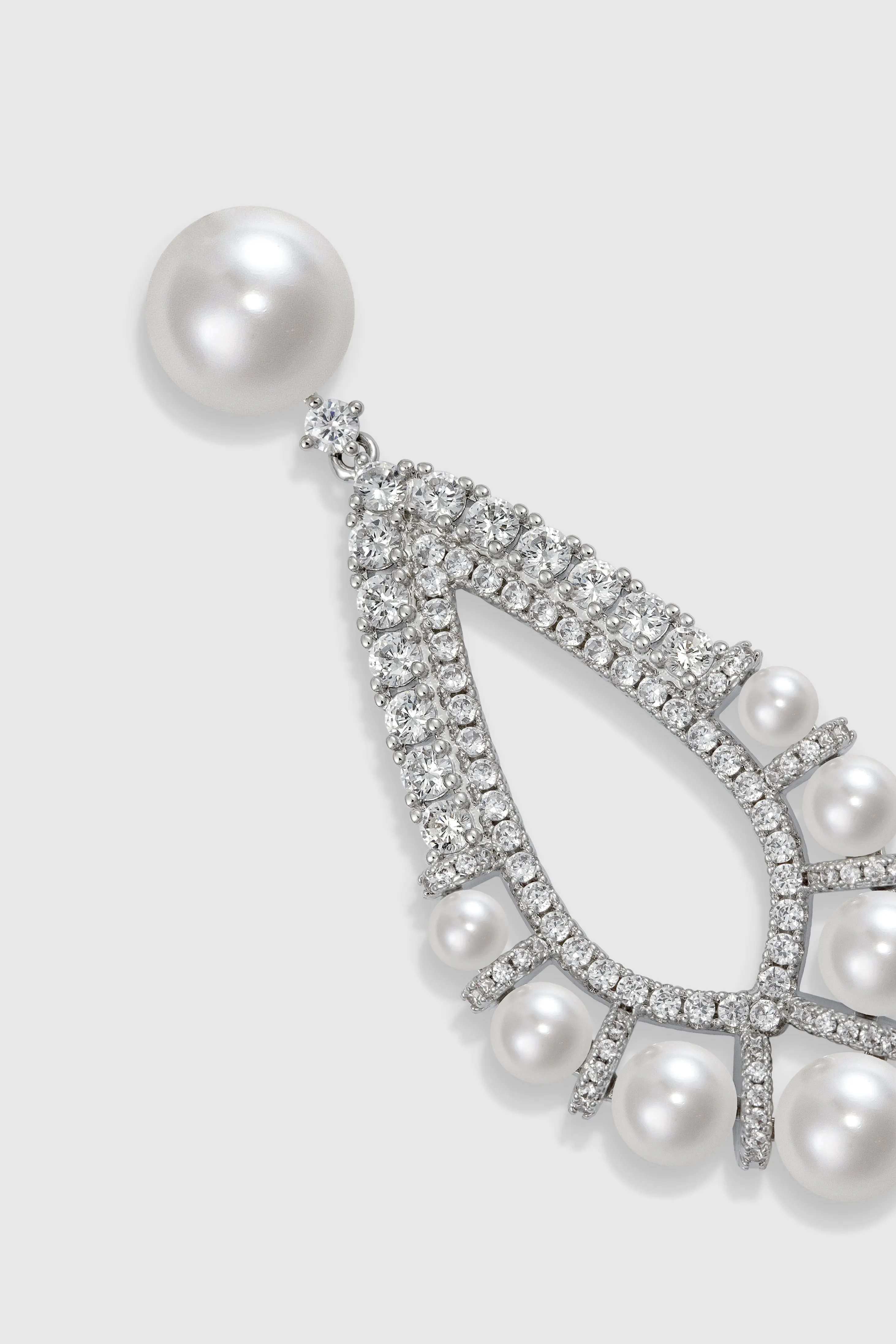 Vintage Teardrop-Shaped Pearl Earrings sold by BABEYOND product image thumbnail 2