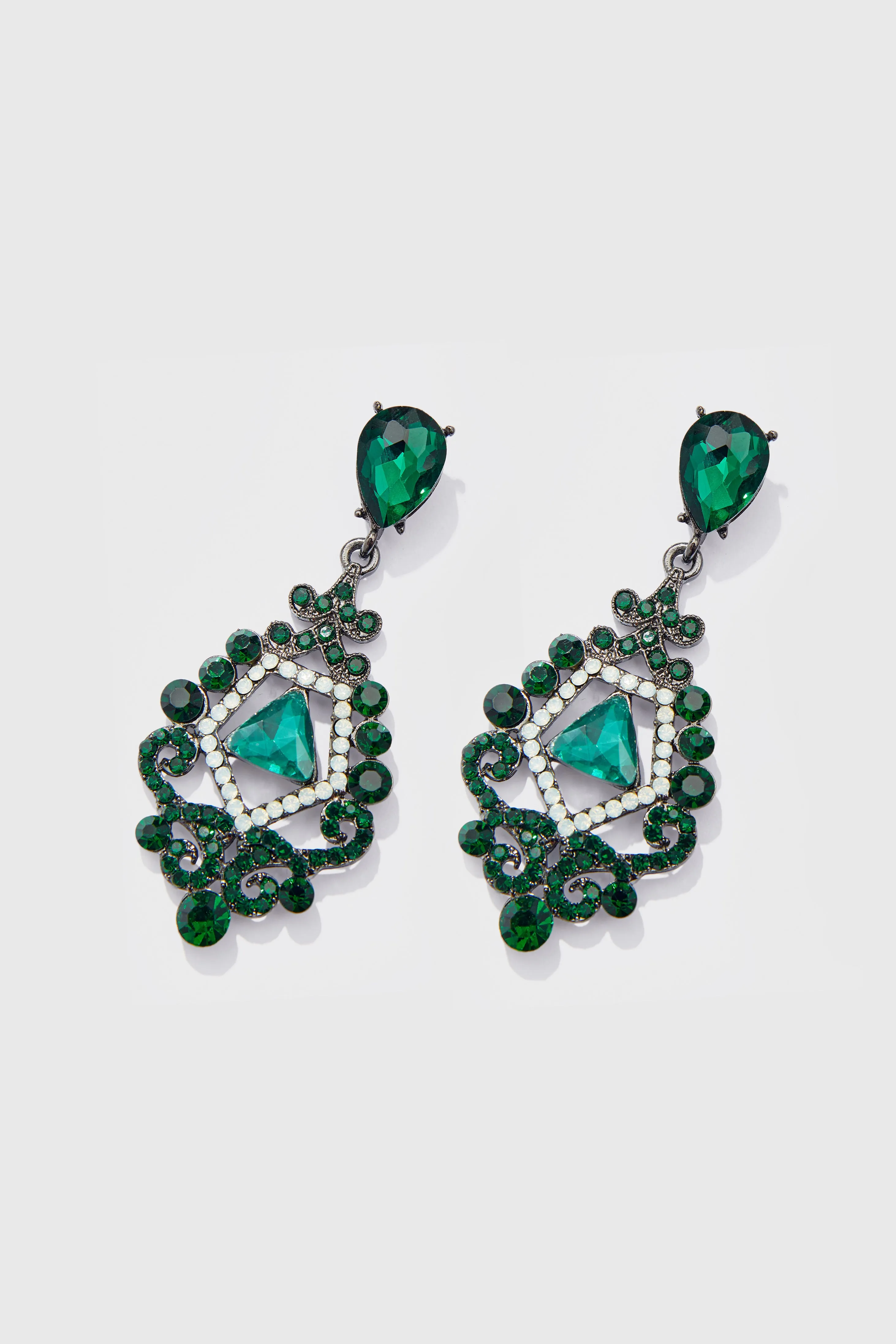 Vintage Baroque Diamond Cutout Earrings sold by BABEYOND product image thumbnail 3