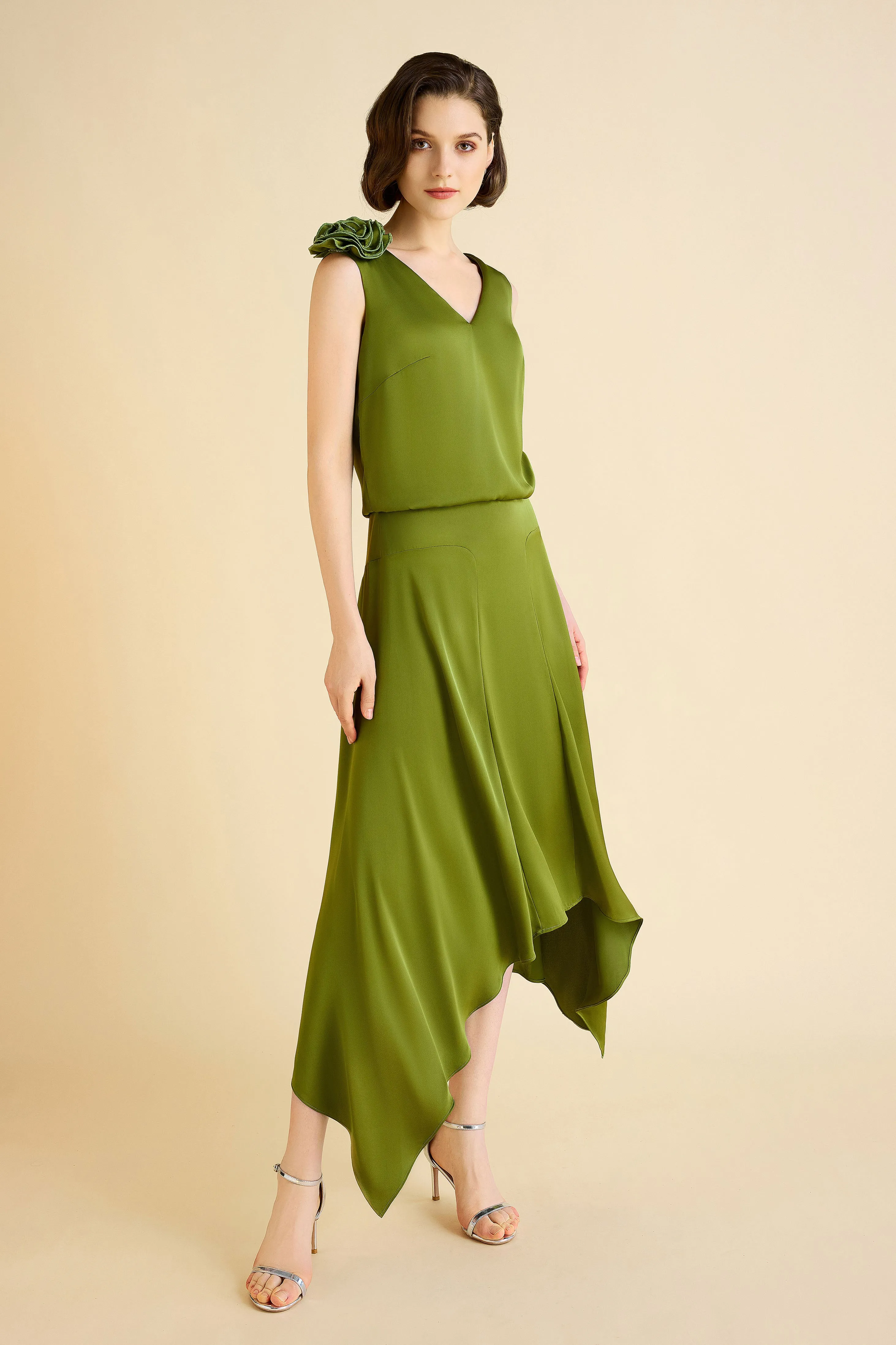 Elegant Handcrafted Floral Cocktail Dress sold by BABEYOND product image thumbnail 3