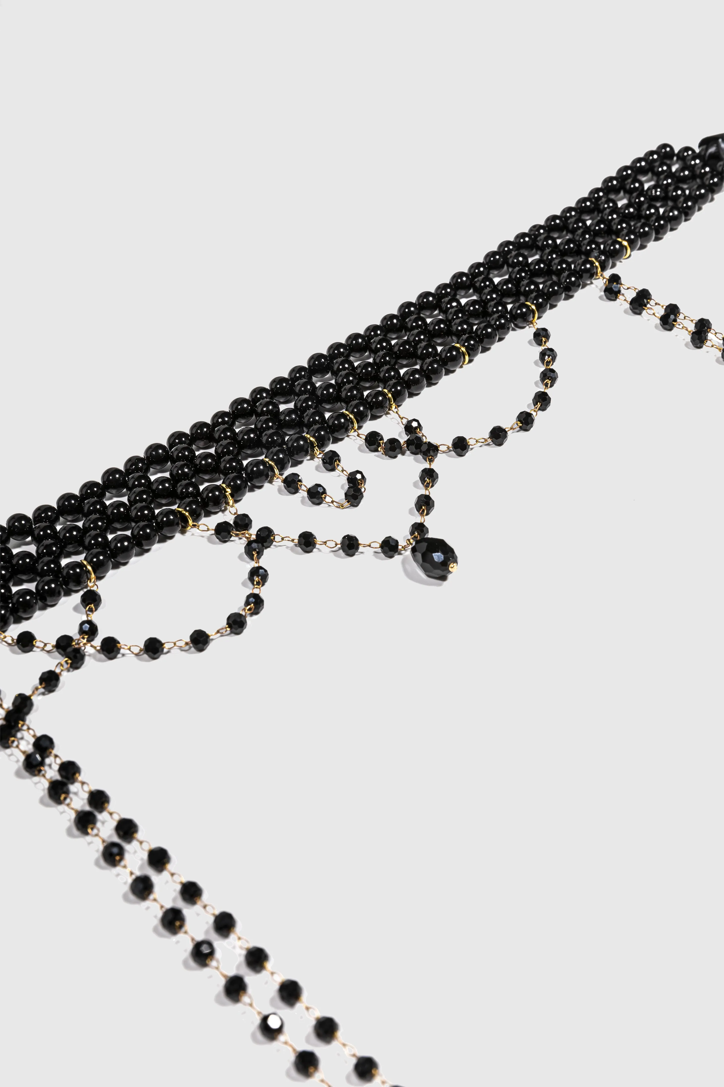 Roaring 20s Beaded Fringe Headband sold by BABEYOND product image thumbnail 2