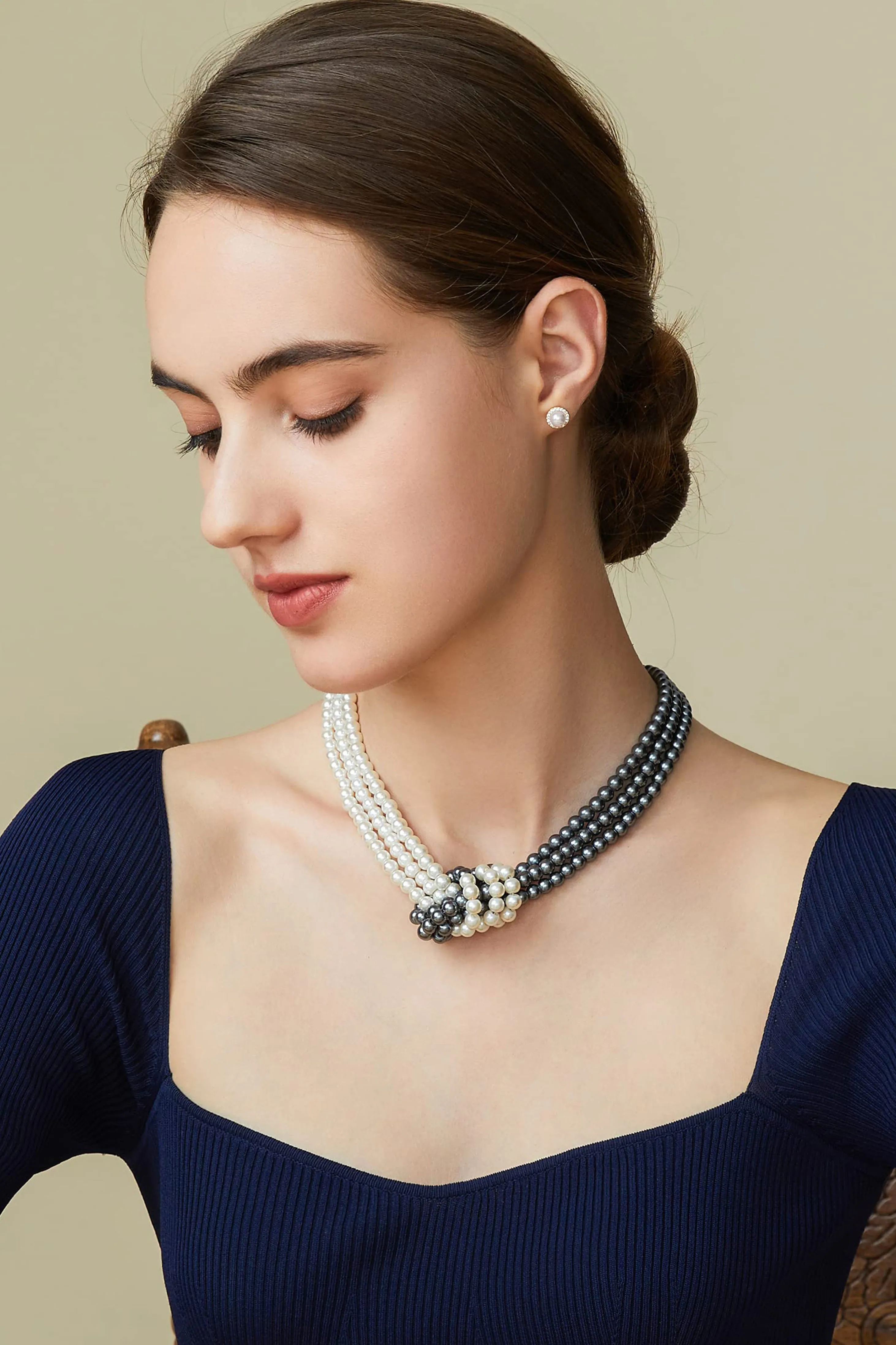 Unique Gatsby Knotted Pearl Necklace sold by BABEYOND product image thumbnail 3