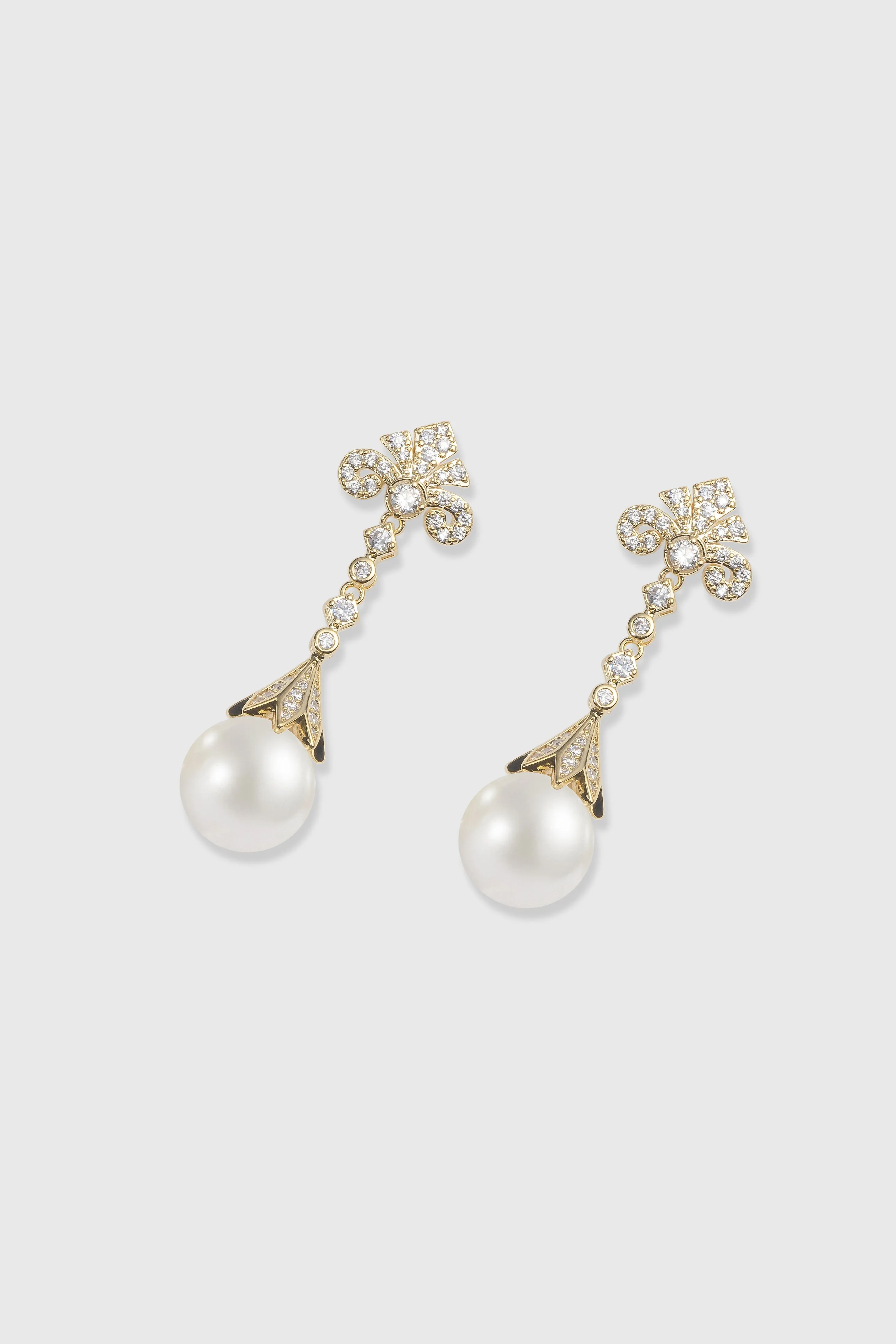Elegant Hollow Floral Pearl Earrings sold by BABEYOND product image thumbnail 3