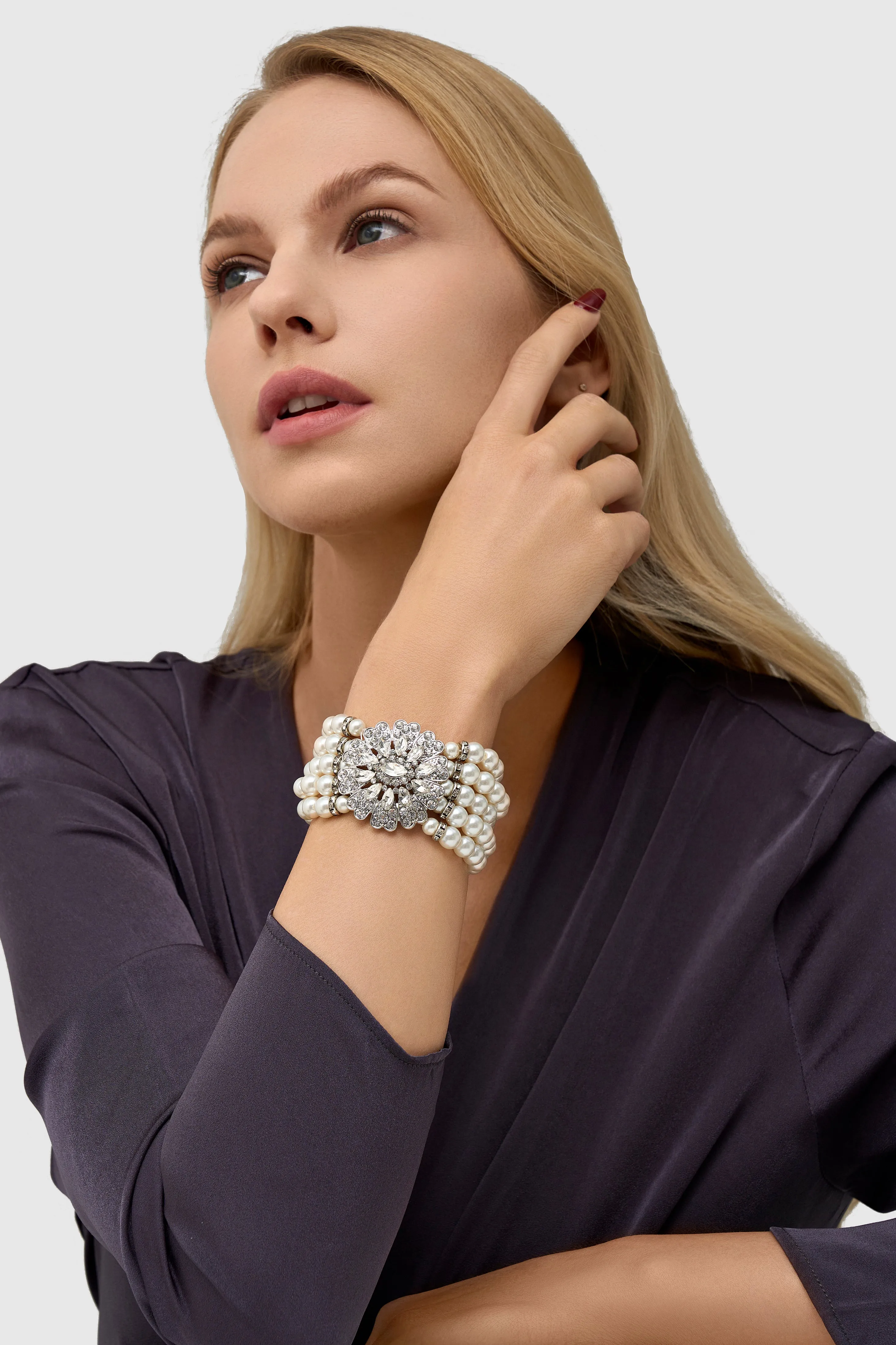 Stunning Zircon Studded Pearl Bracelet sold by BABEYOND product image thumbnail 5