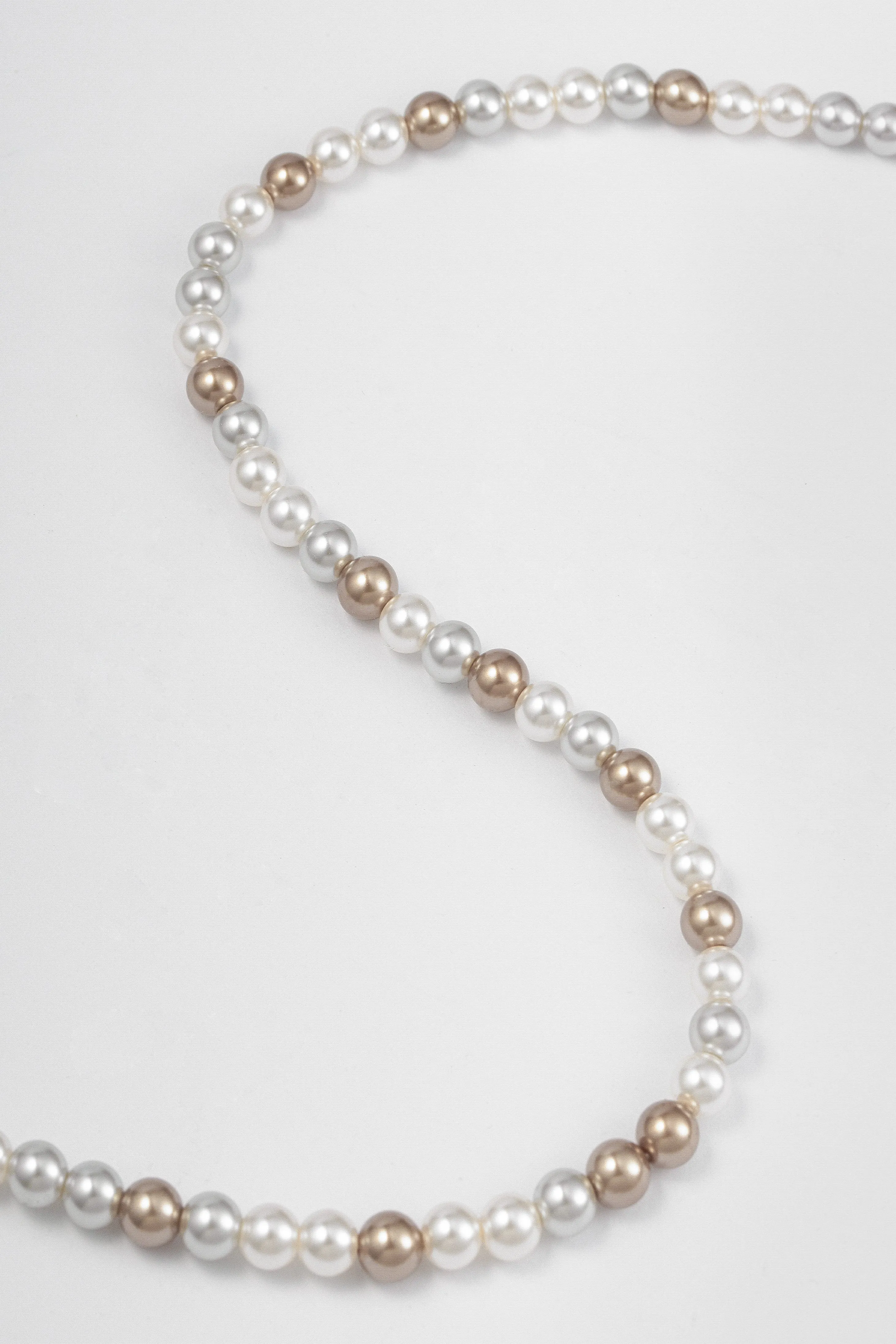 Exclusive Multicolored Pearl Necklace sold by BABEYOND product image thumbnail 2