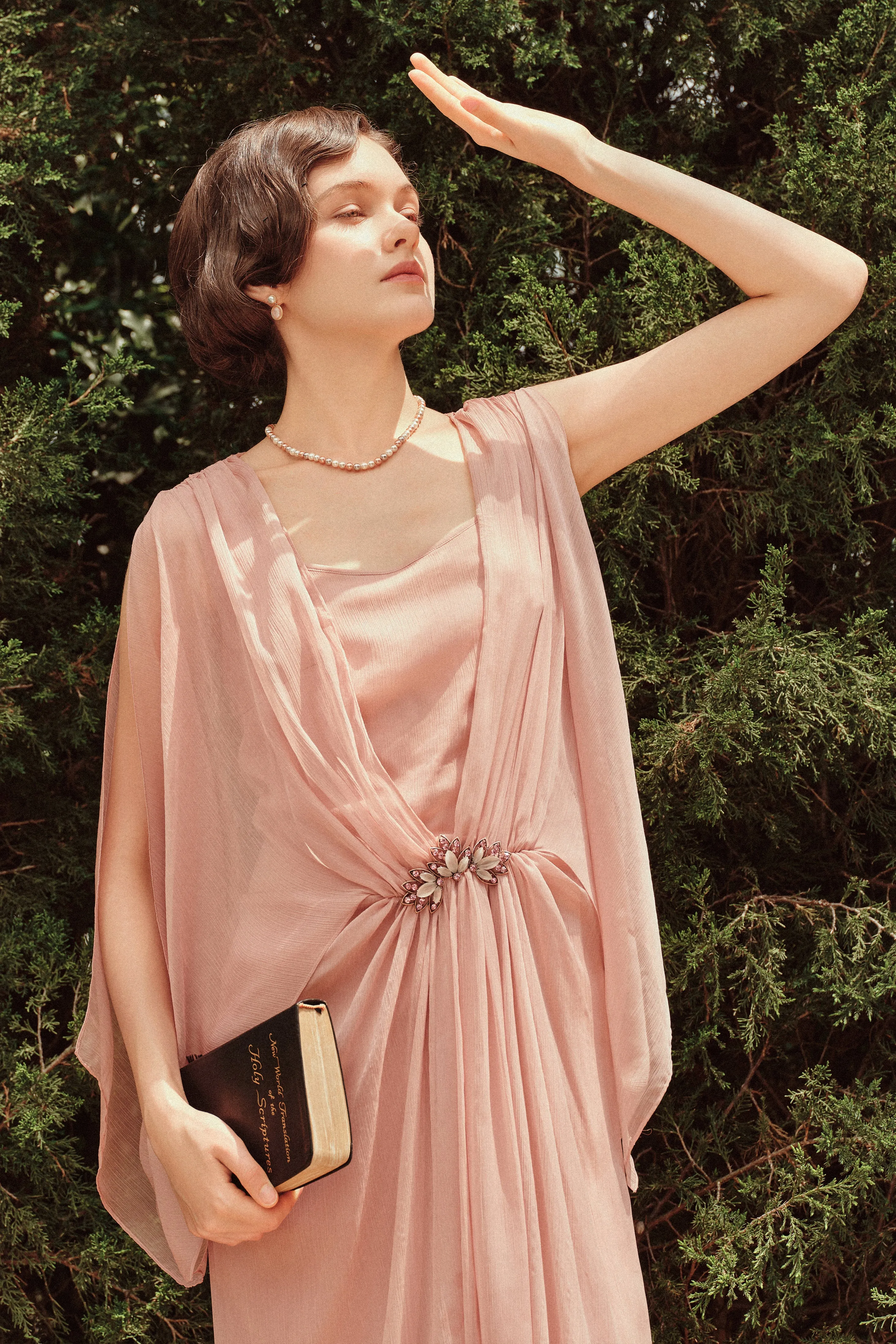 Exclusive Multicolored Pearl Necklace sold by BABEYOND product image thumbnail 4