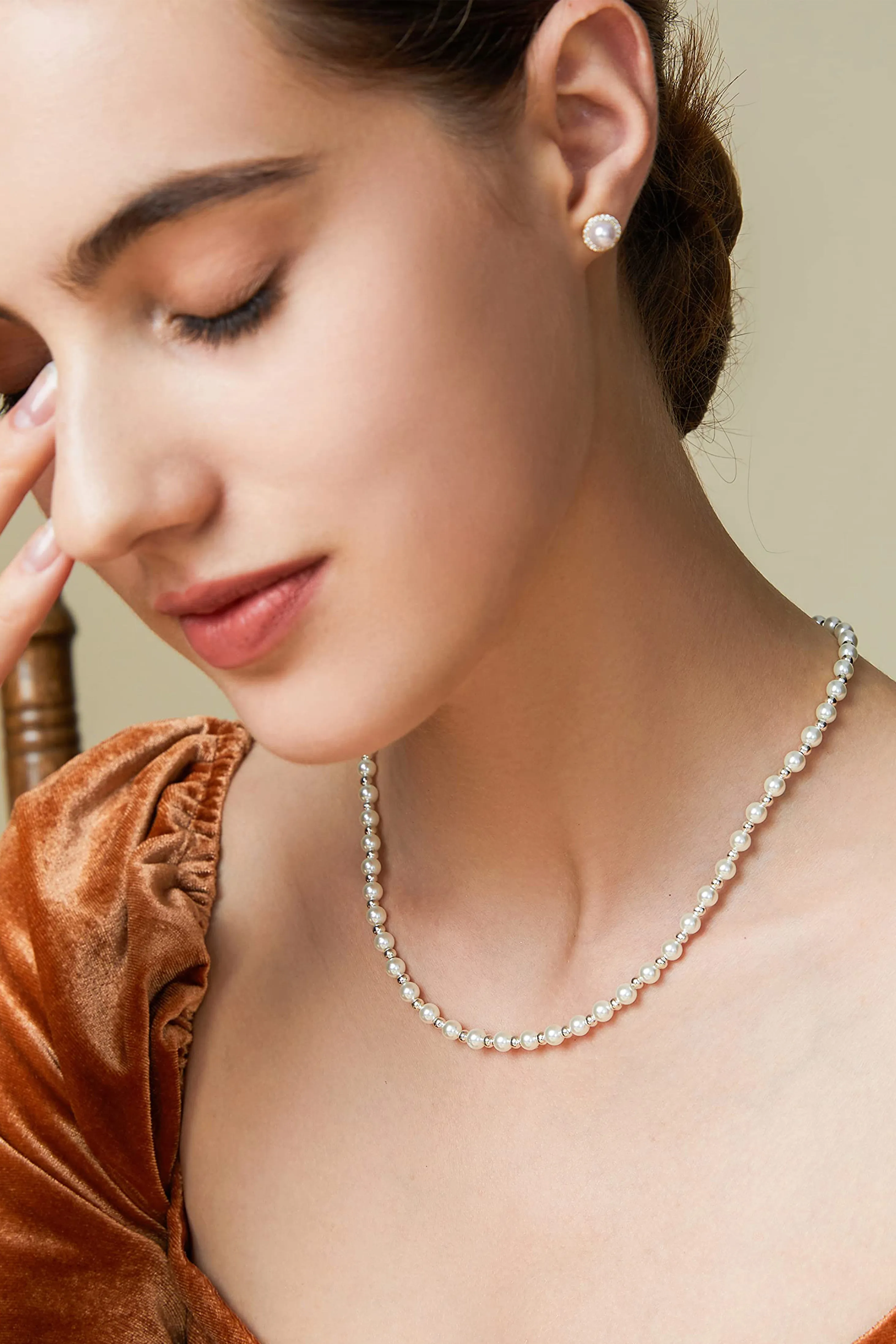 Classic Pure Cream Pearl Choker sold by BABEYOND product image thumbnail 3