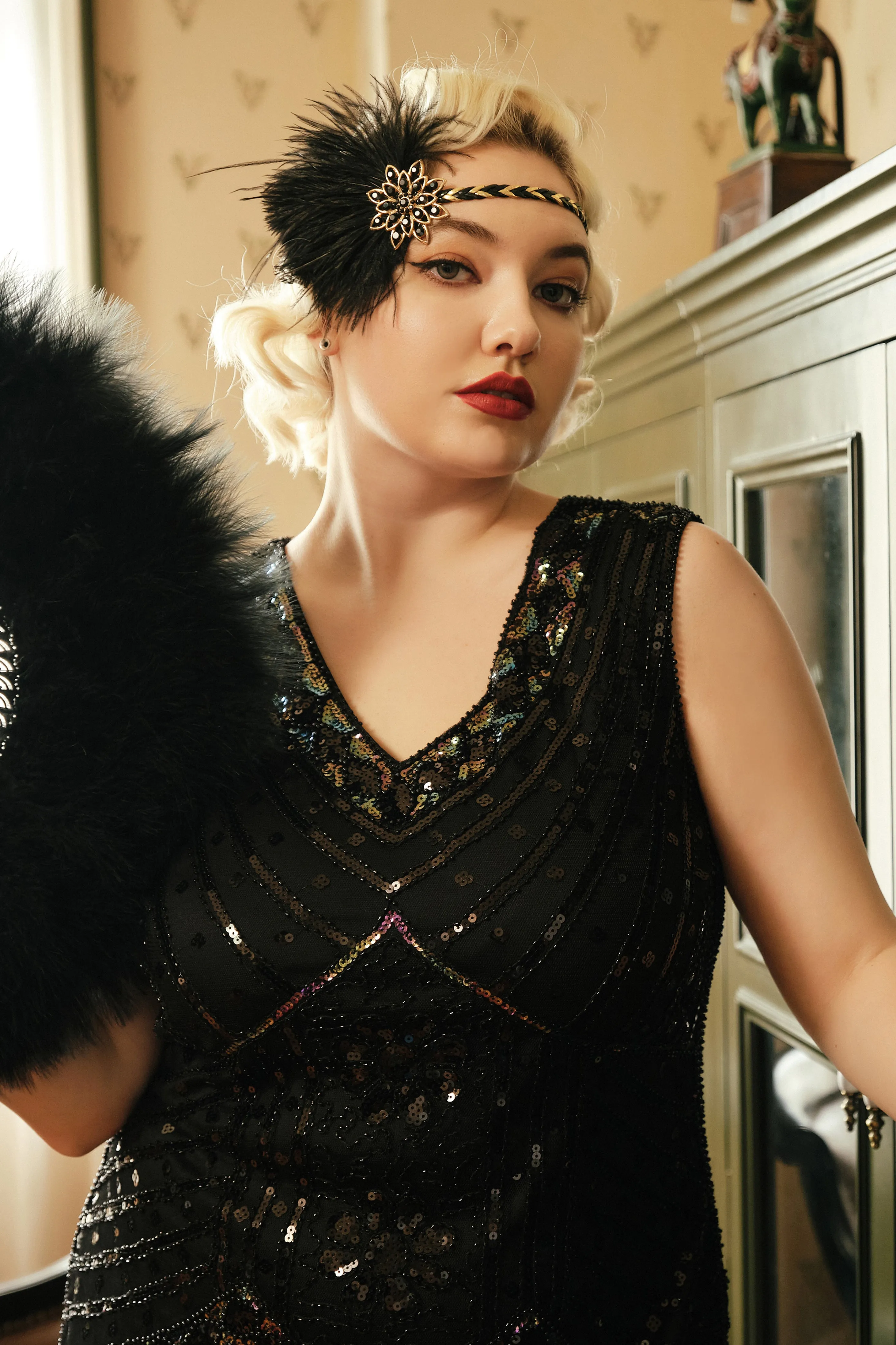 Vintage Ostrich Feather Headband sold by BABEYOND product image thumbnail 3