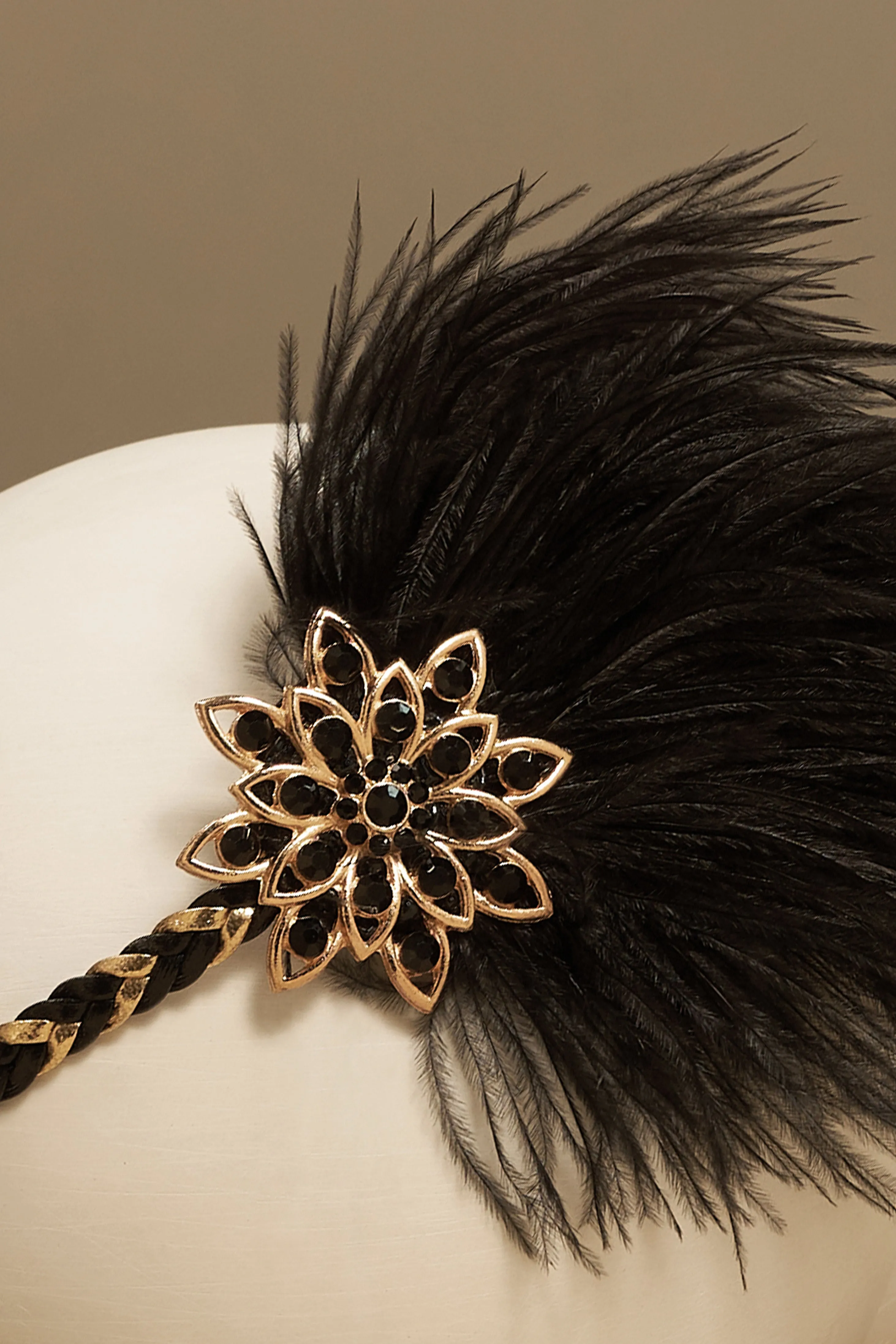 Vintage Ostrich Feather Headband sold by BABEYOND product image thumbnail 4