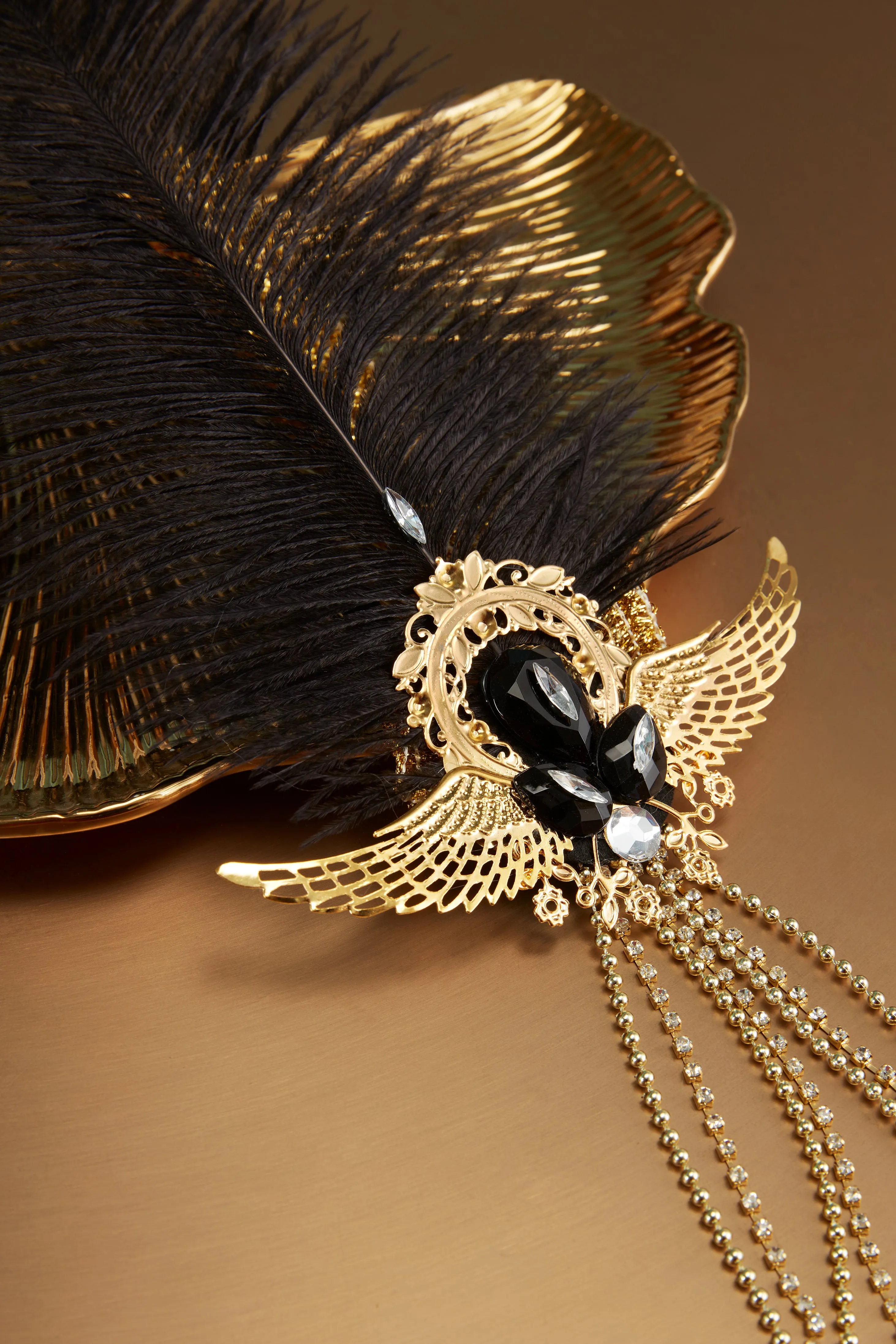 Vintage Sequin Chain Ostrich Headdress sold by BABEYOND product image thumbnail 2