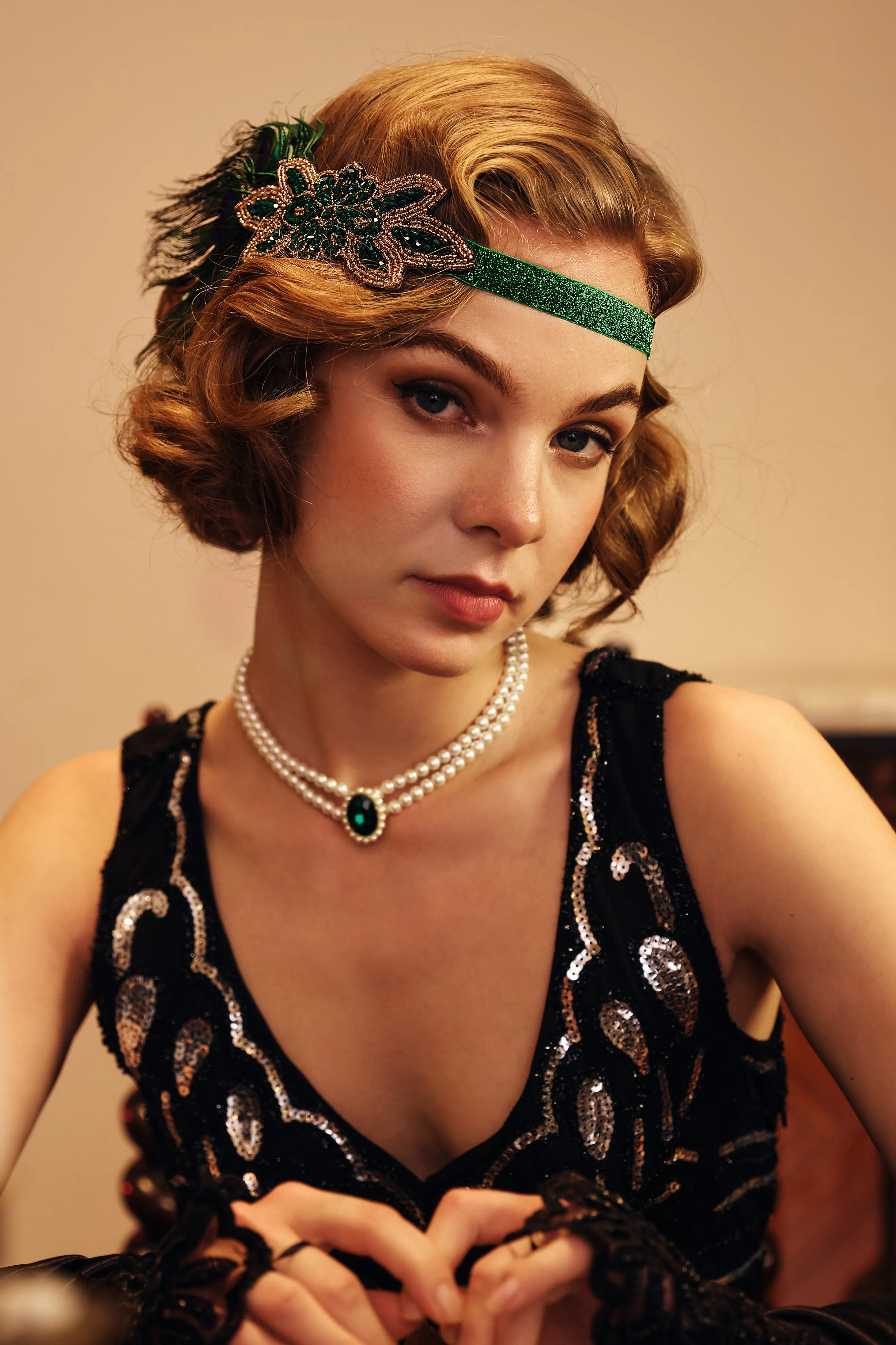 Beaded Peacock Shimmer Headpiece sold by BABEYOND product image thumbnail 2