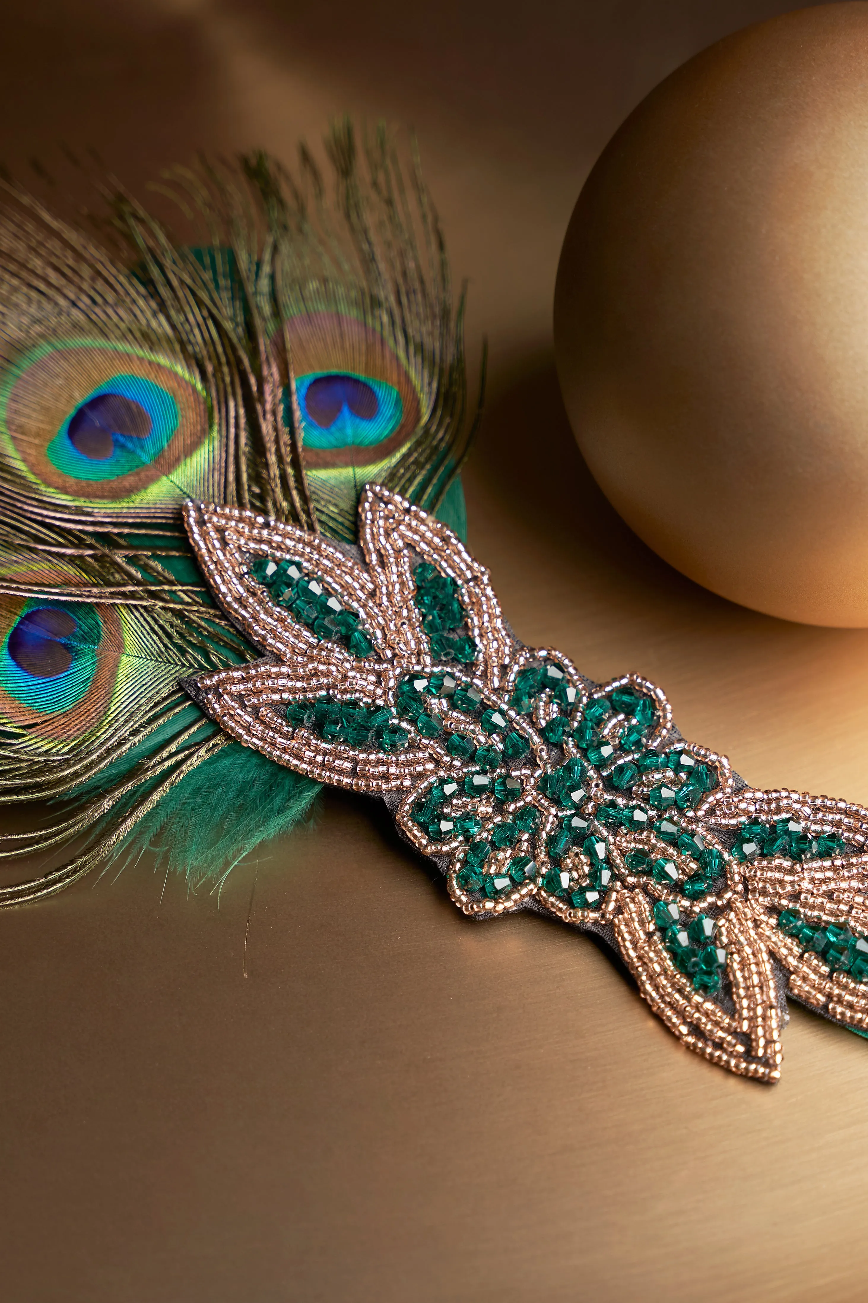 Beaded Peacock Shimmer Headpiece sold by BABEYOND product image thumbnail 4