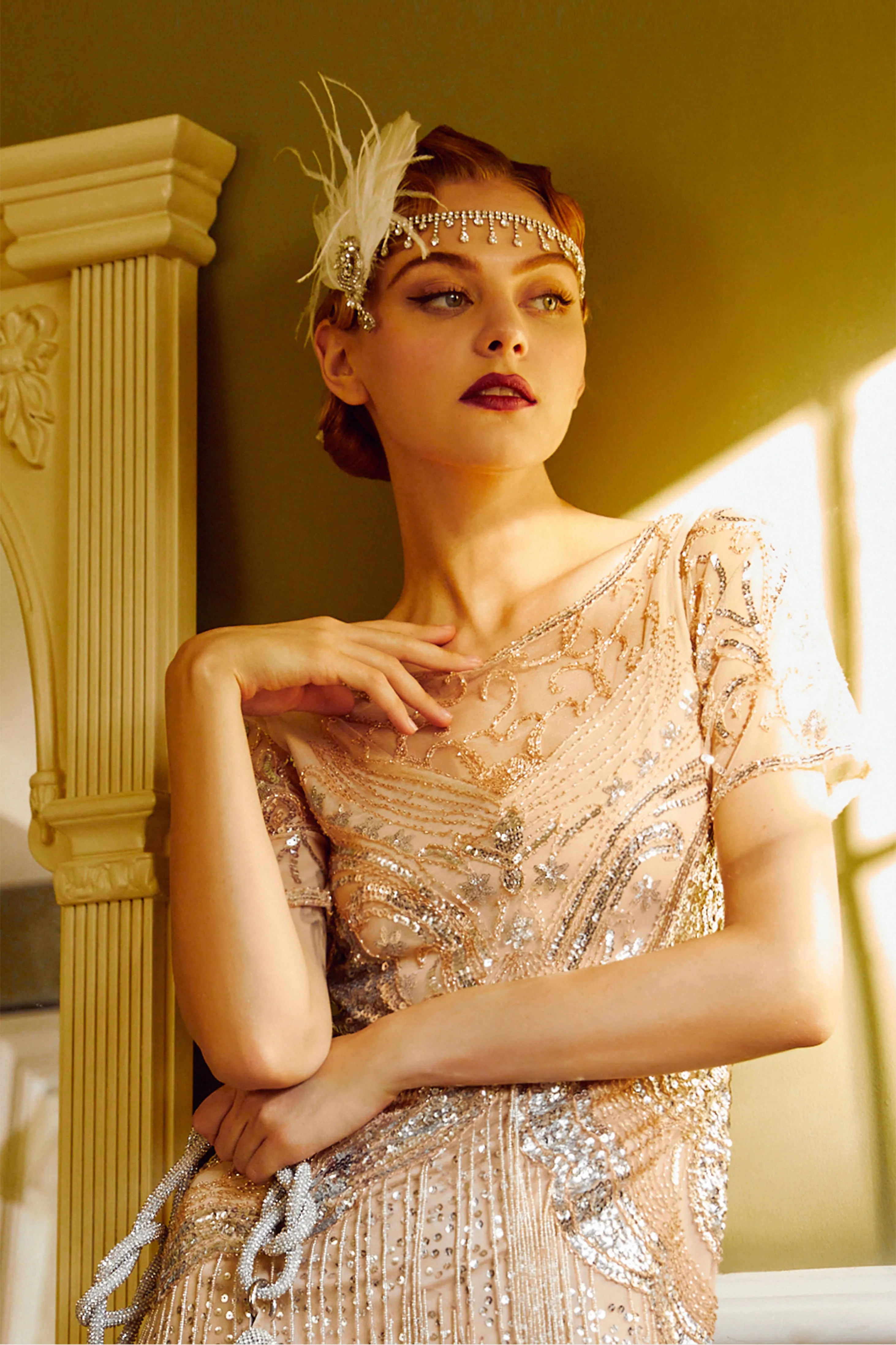 Rhinestone Studded Ostrich Feather Headband sold by BABEYOND product image thumbnail 3