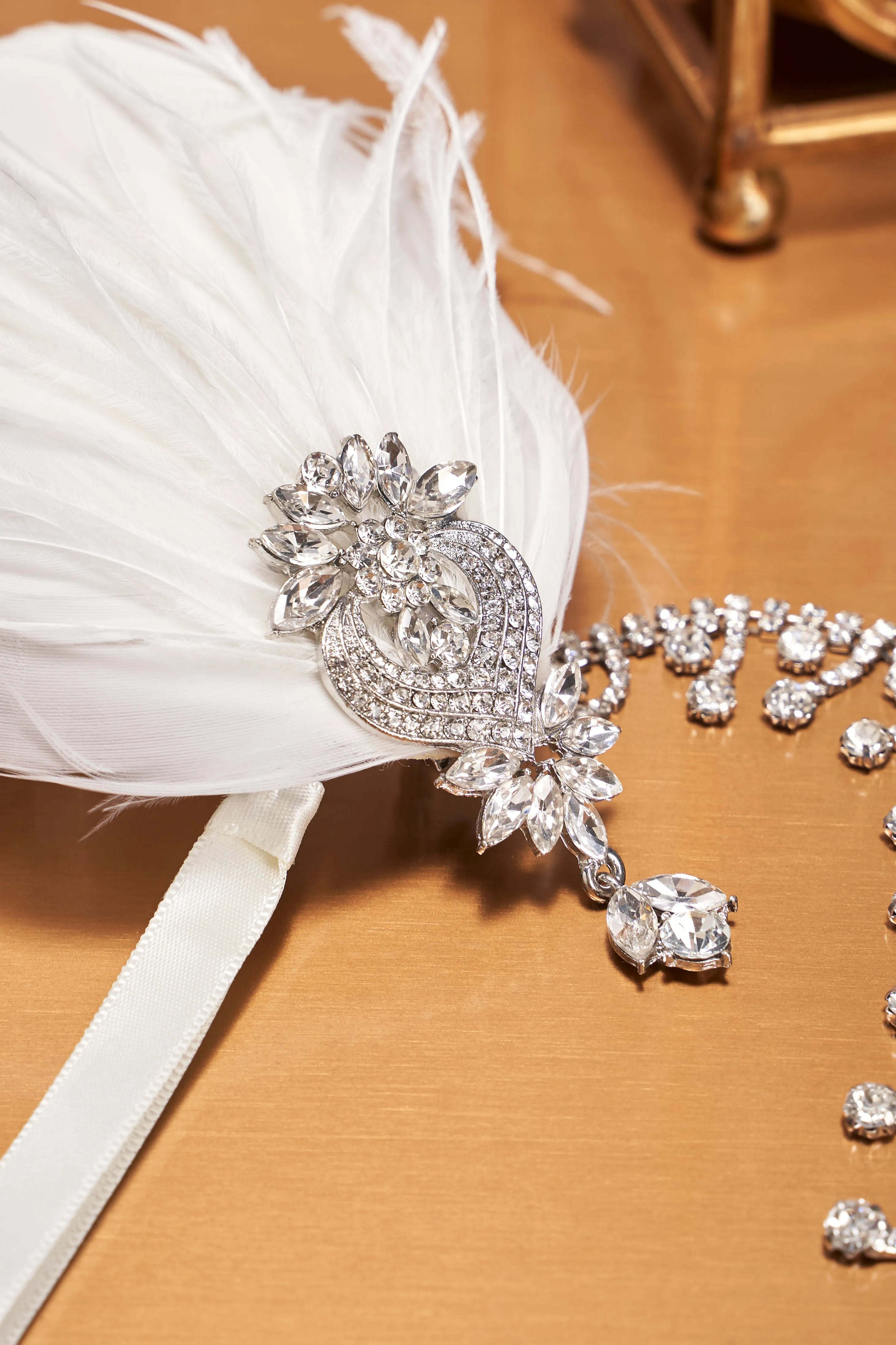 Rhinestone Studded Ostrich Feather Headband sold by BABEYOND product image thumbnail 4