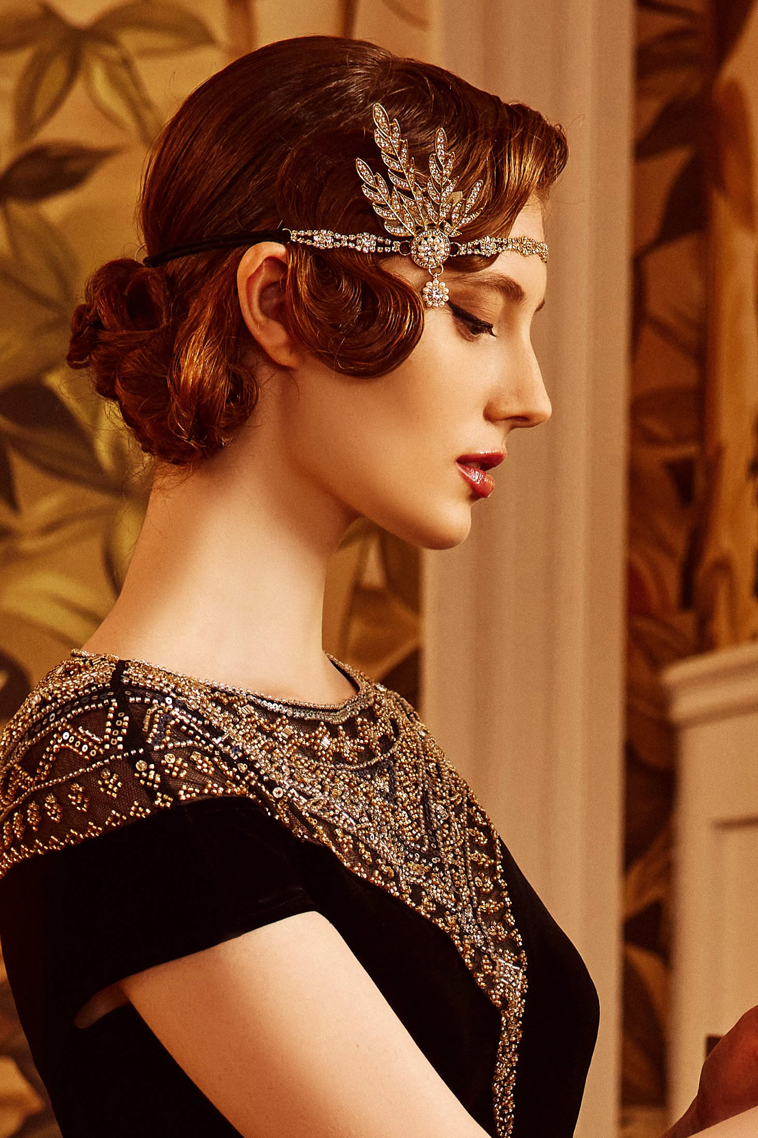 Rhinestone Studded Leaf Hairband sold by BABEYOND product image thumbnail 3