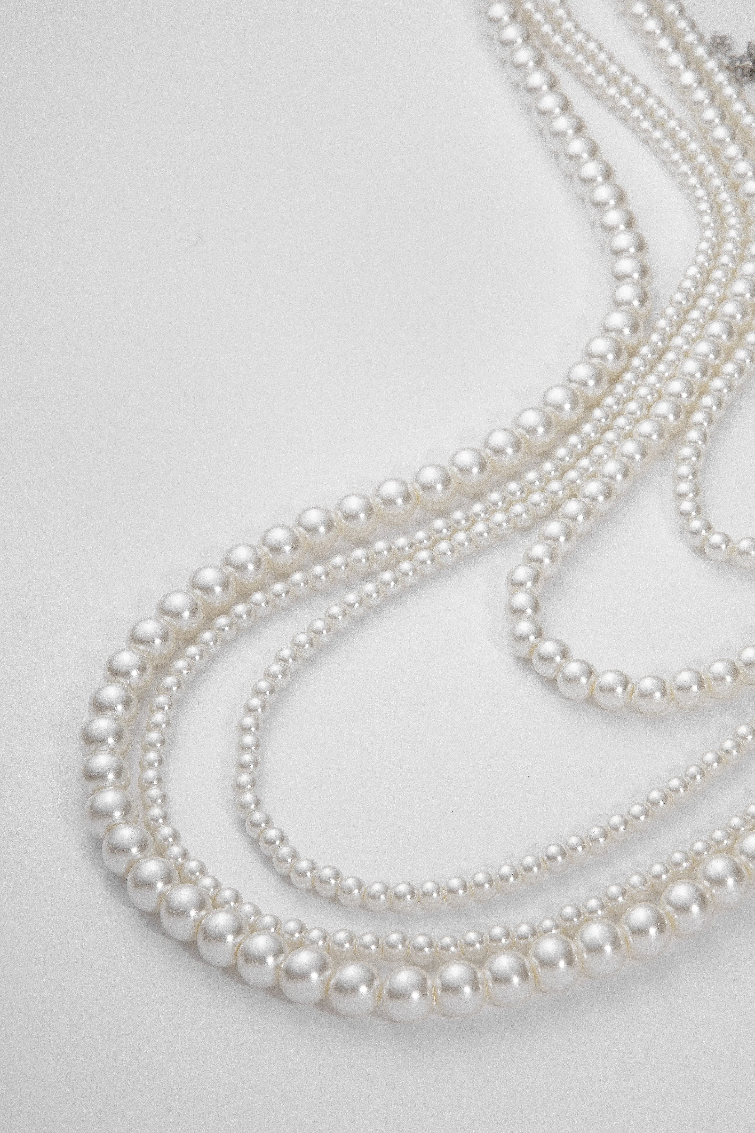 Lustrous Long Multi-Layer Pearl Necklace sold by BABEYOND product image thumbnail 2