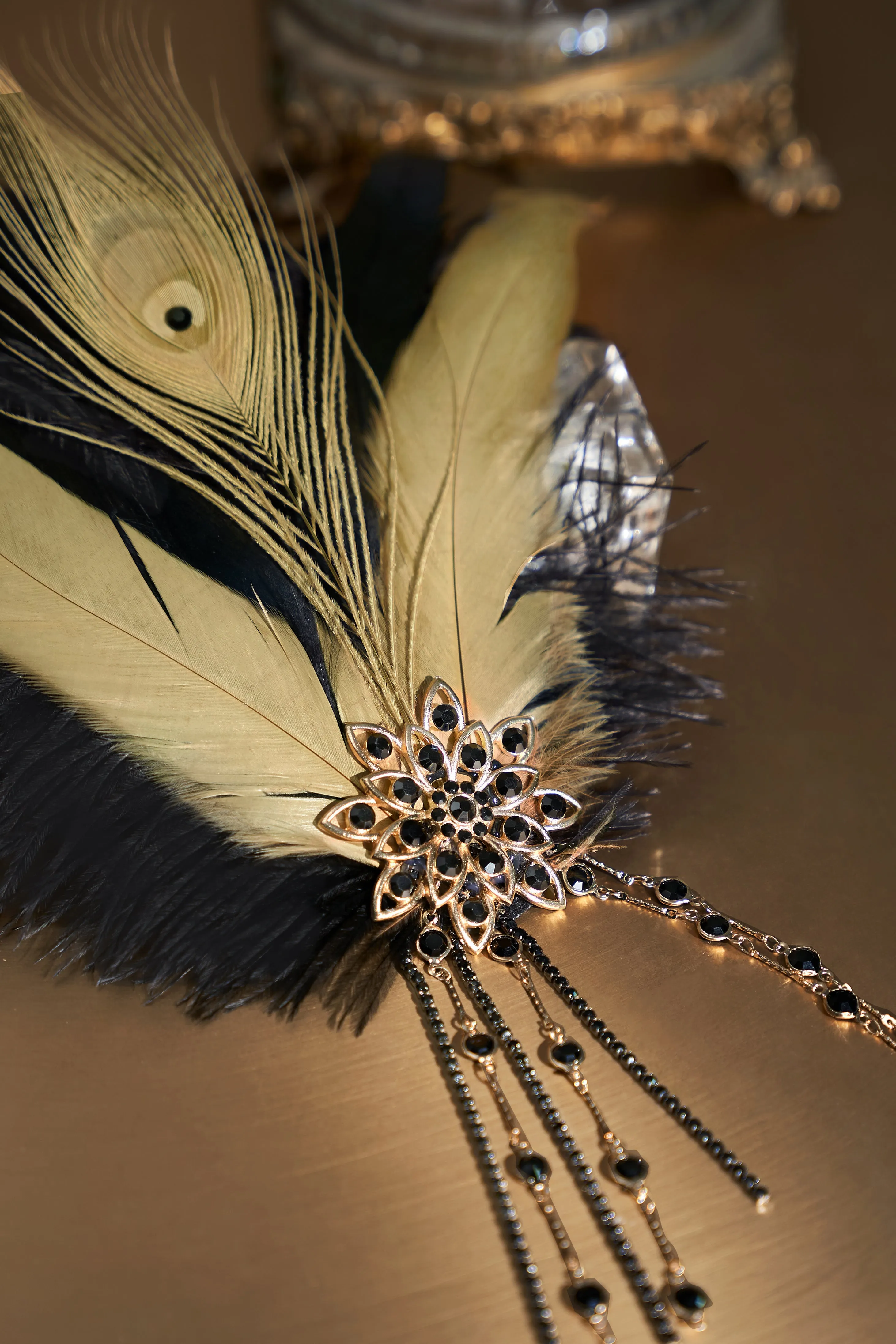 Rhinestone Chain Feather Headband sold by BABEYOND product image thumbnail 4