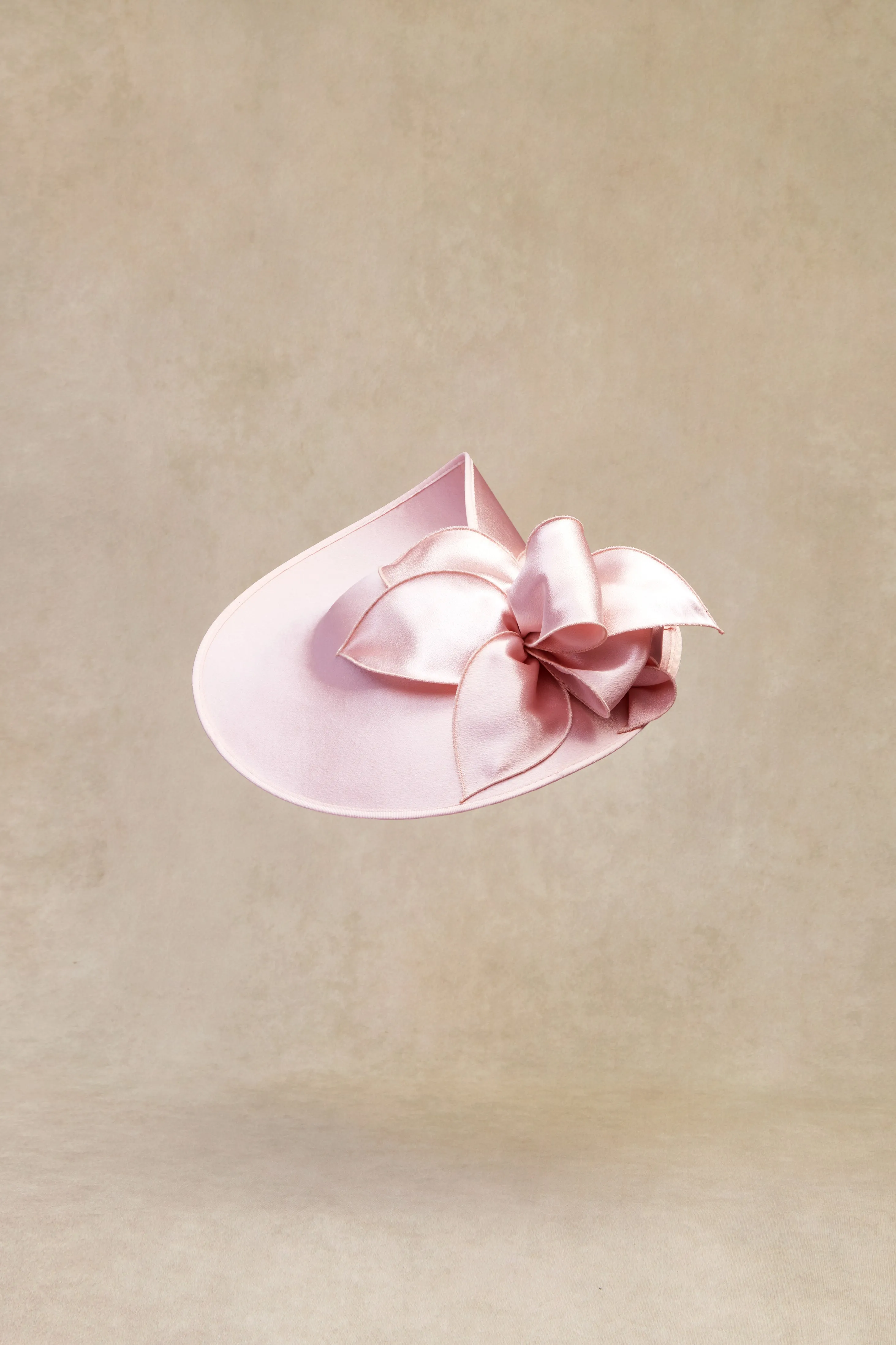 Elegant Wide Brim Flower Fascinator sold by BABEYOND product image thumbnail 4
