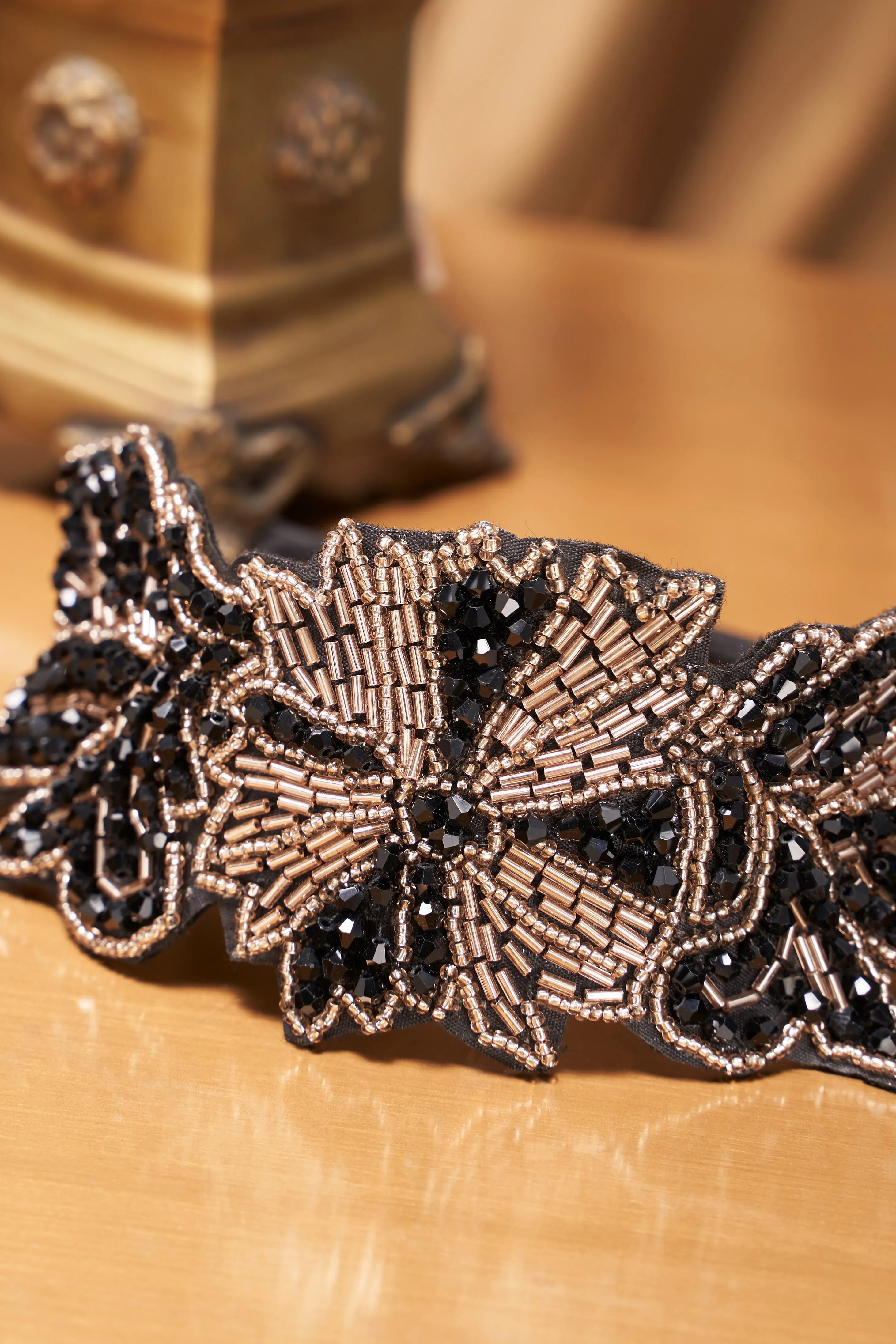 Glittering Rhinestone Retro headband sold by BABEYOND product image thumbnail 2