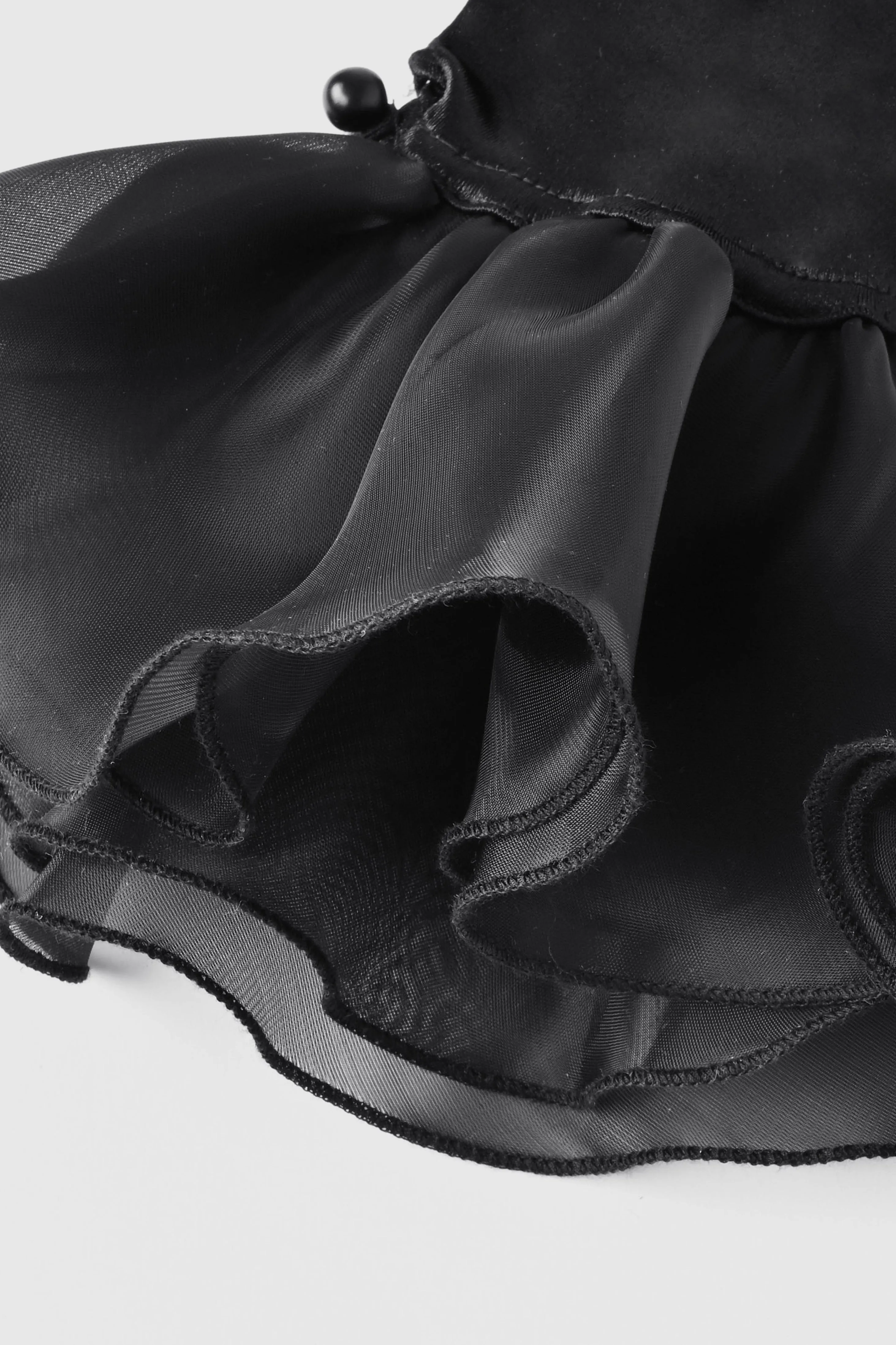 Short Ruffle Satin Lace Gloves sold by BABEYOND product image thumbnail 2