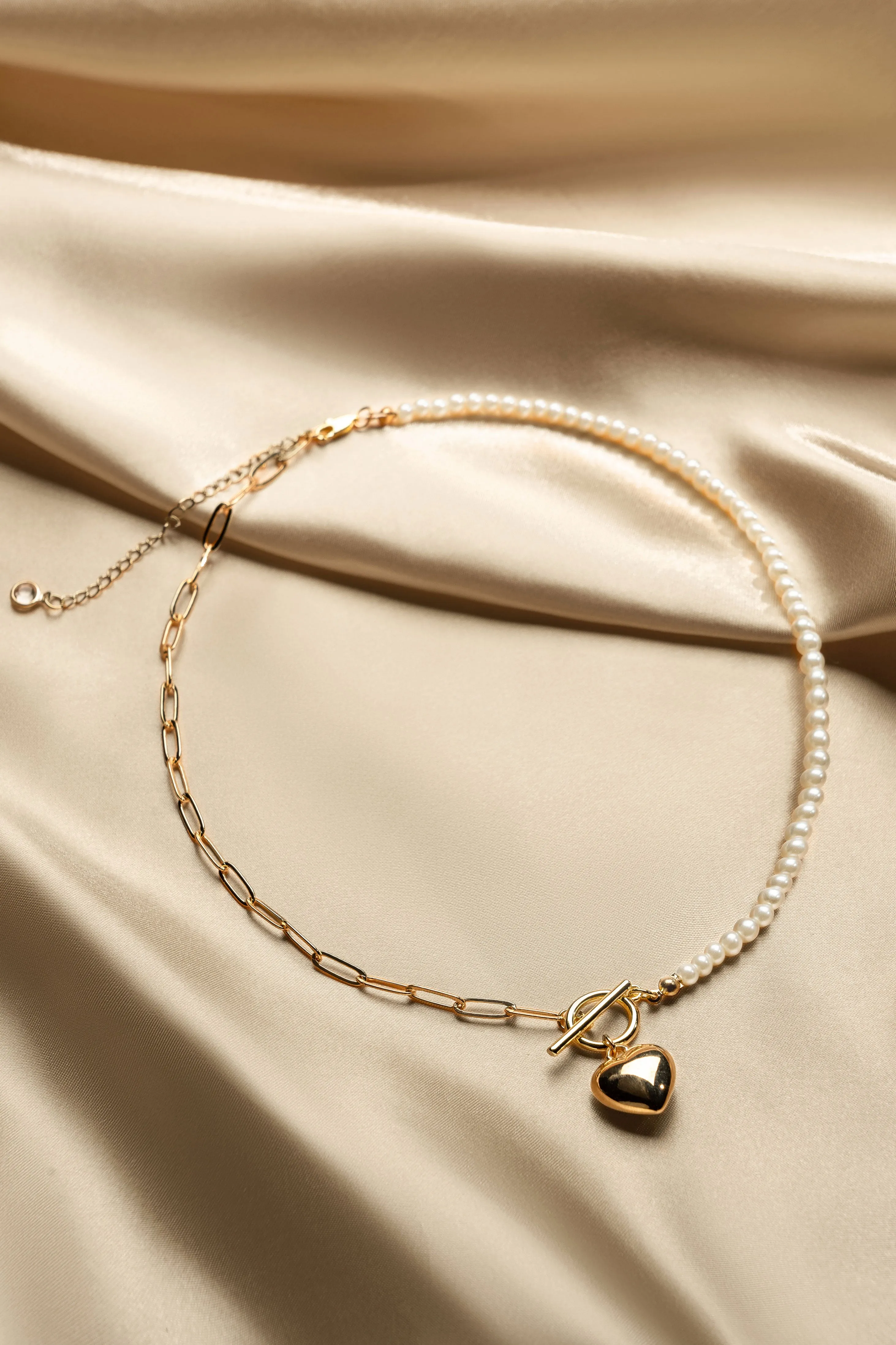 Heart-Shaped Pendant Pearl Necklace sold by BABEYOND product image thumbnail 3