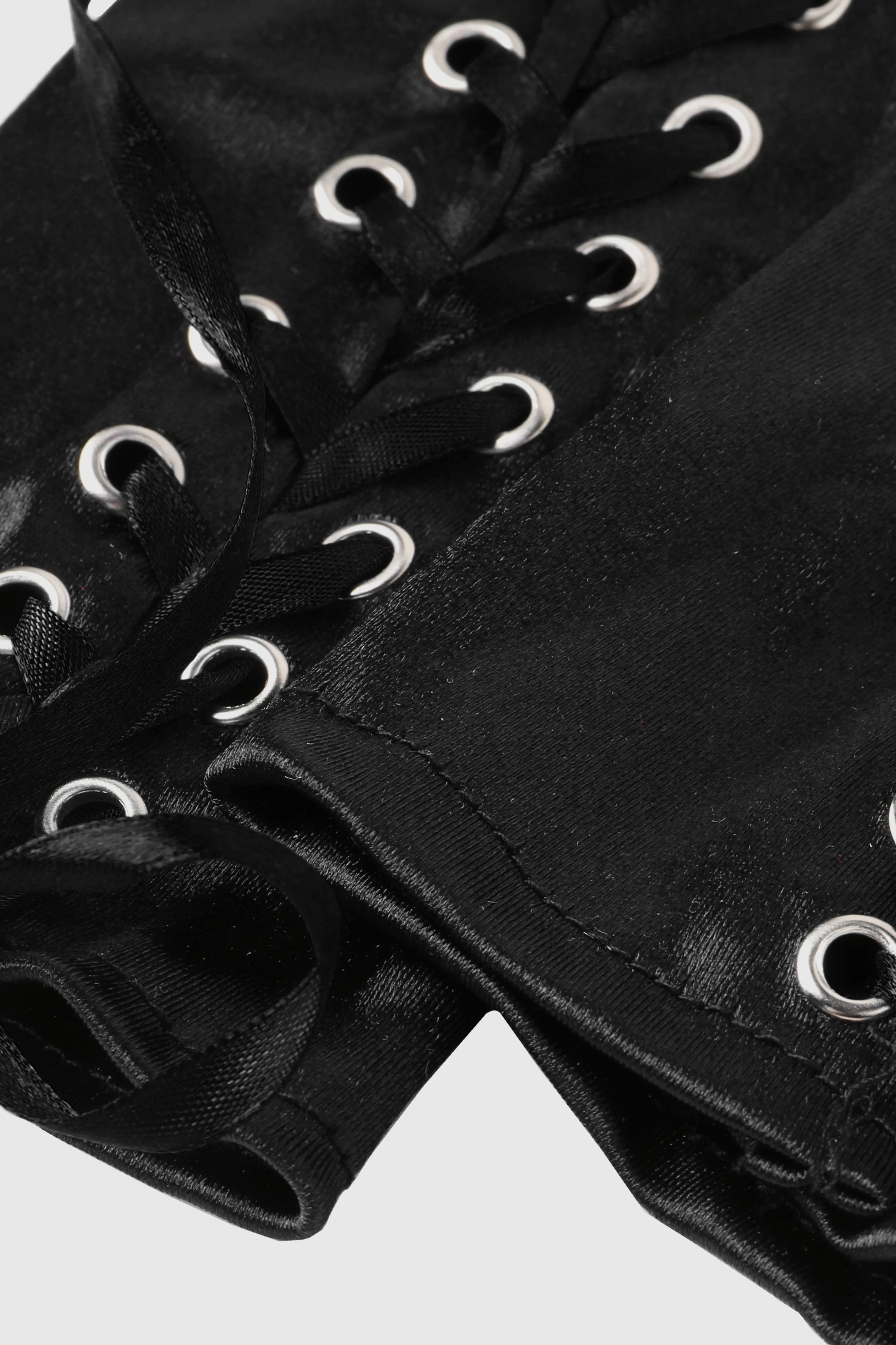 Vintage Lace Up Fingerless Gloves sold by BABEYOND product image thumbnail 2