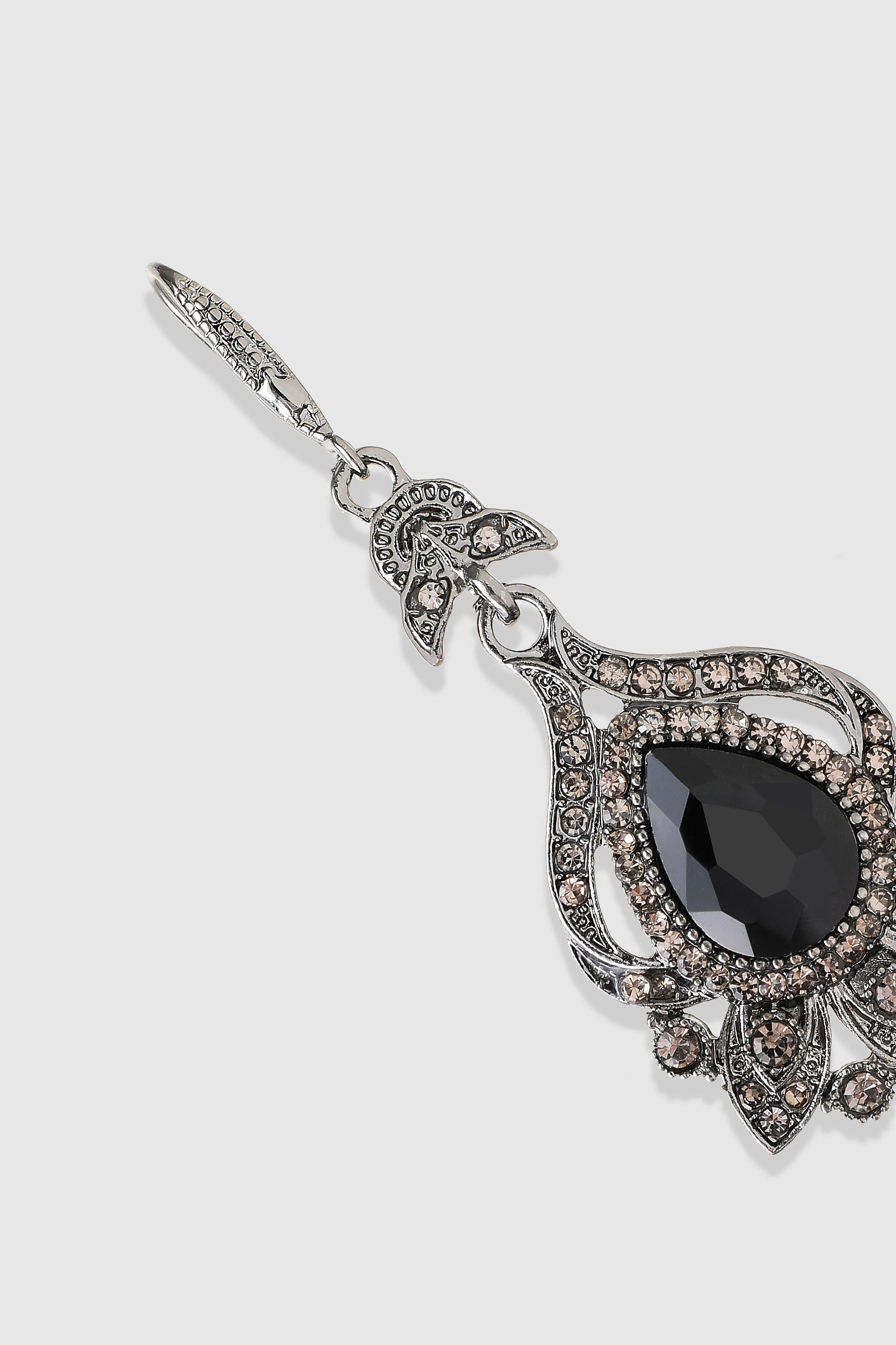 Vintage Teardrop Crystal Dangle Earrings sold by BABEYOND product image thumbnail 2