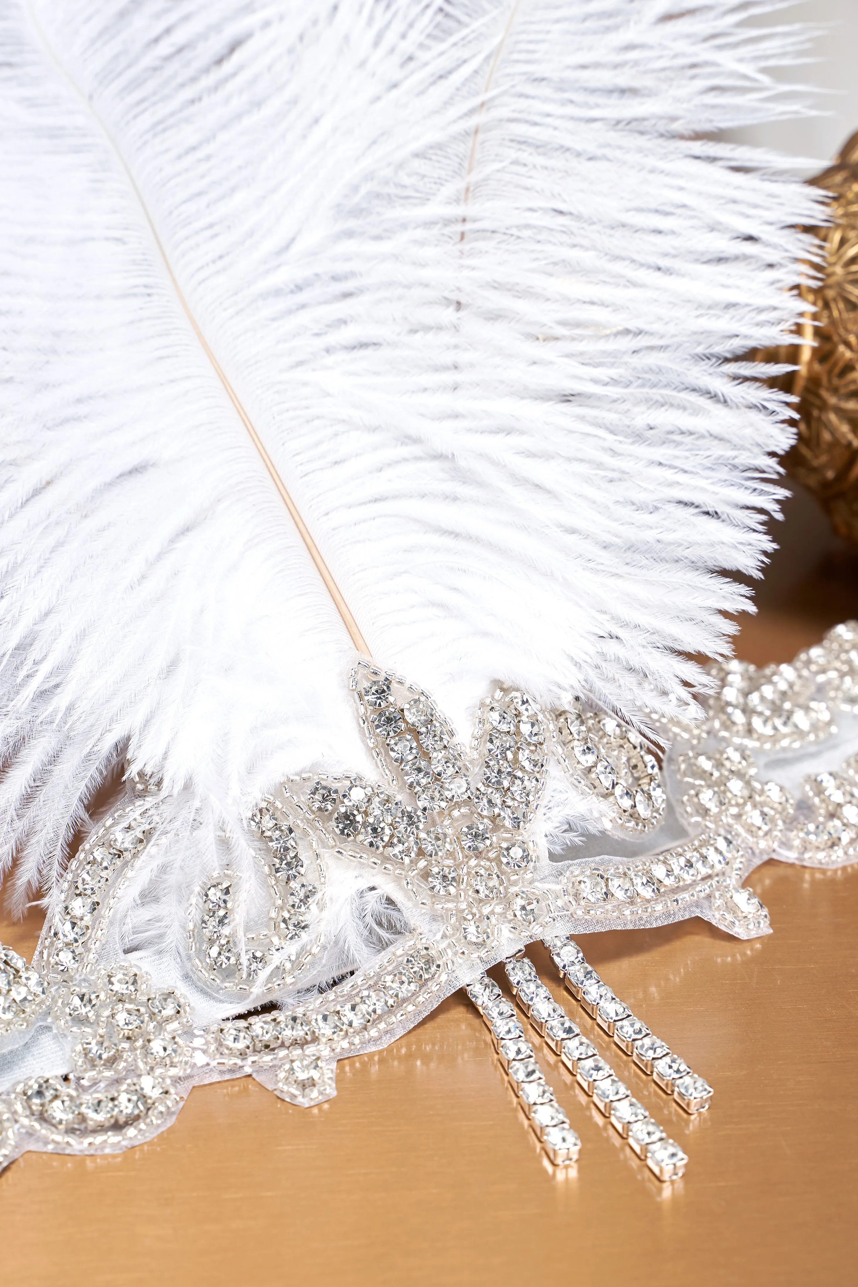 Glamorous Art Deco Feather Headband sold by BABEYOND product image thumbnail 2