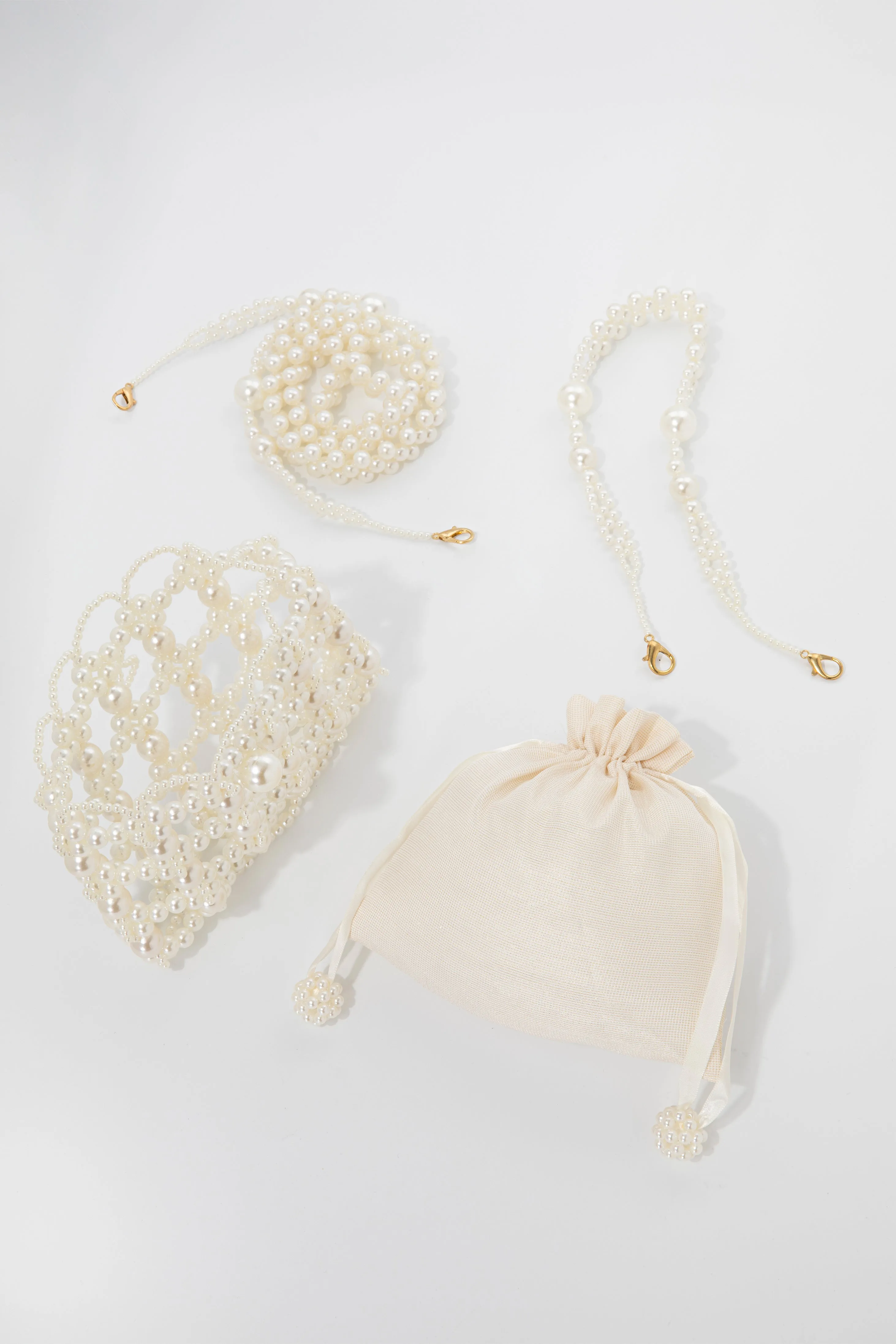 Reticulated Beaded Pearl Evening Handbag sold by BABEYOND product image thumbnail 3