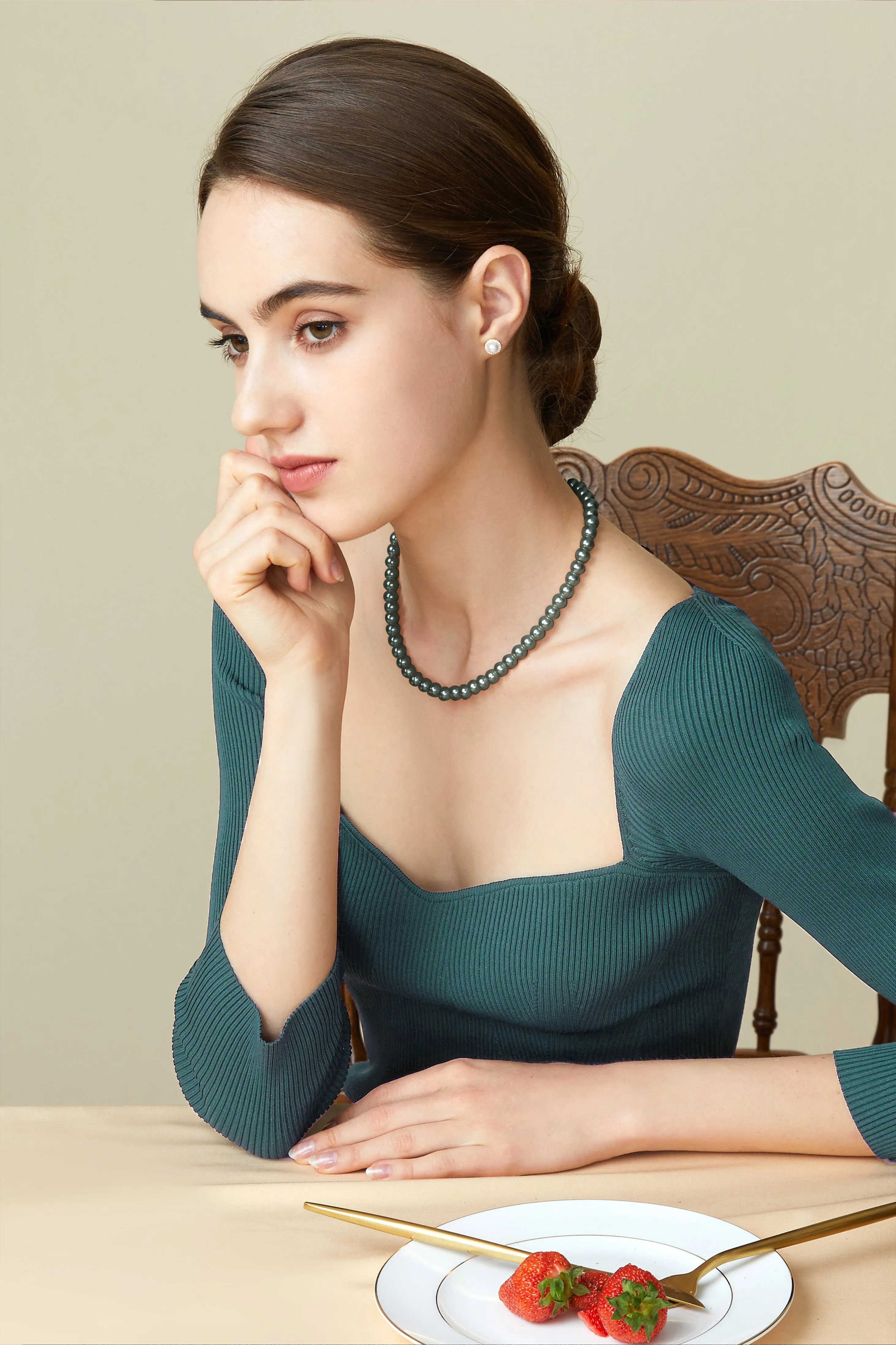 Elegant 1920s Style Pearl Choker sold by BABEYOND product image thumbnail 4