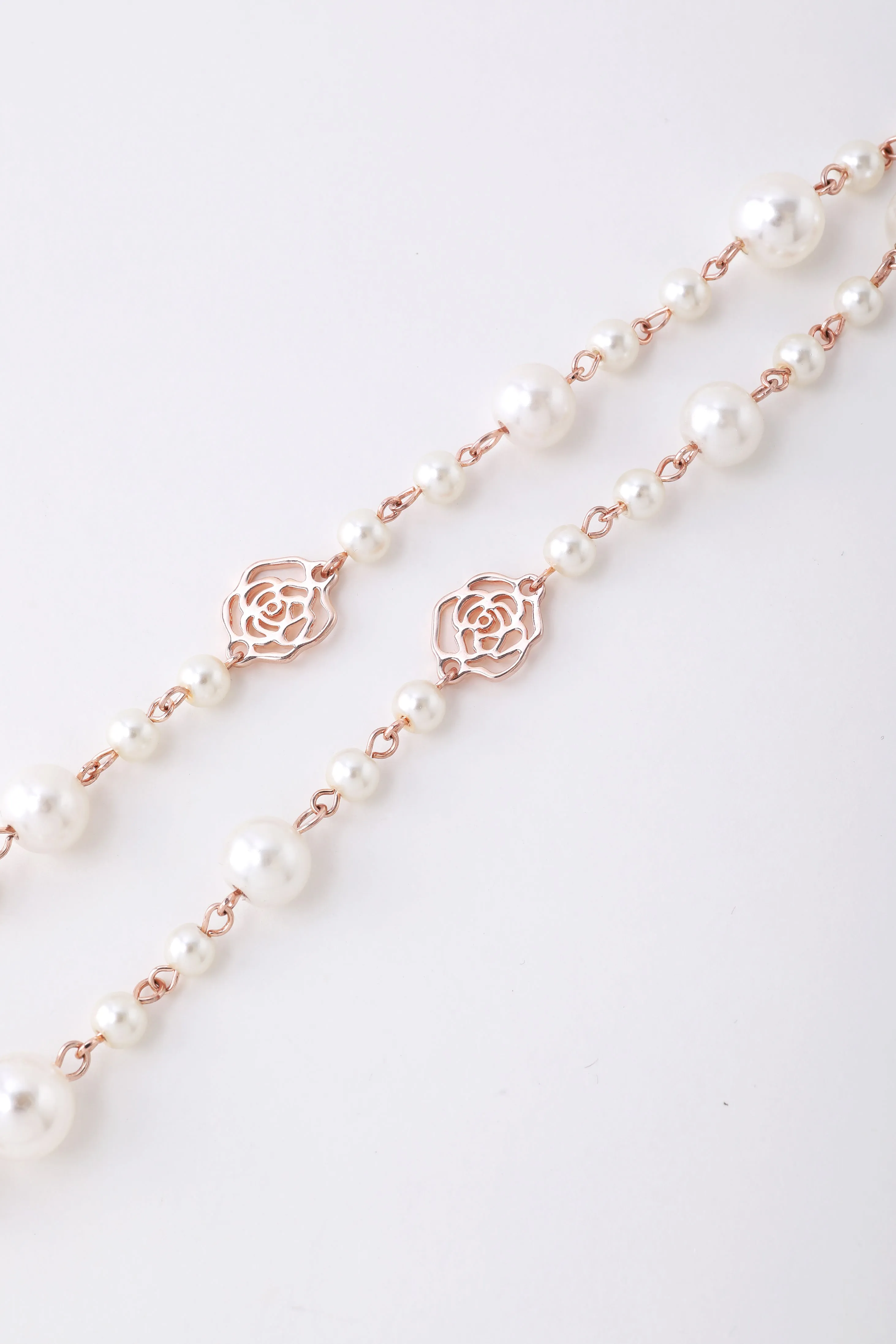 Elegant Pearls Rose Necklace sold by BABEYOND product image thumbnail 2