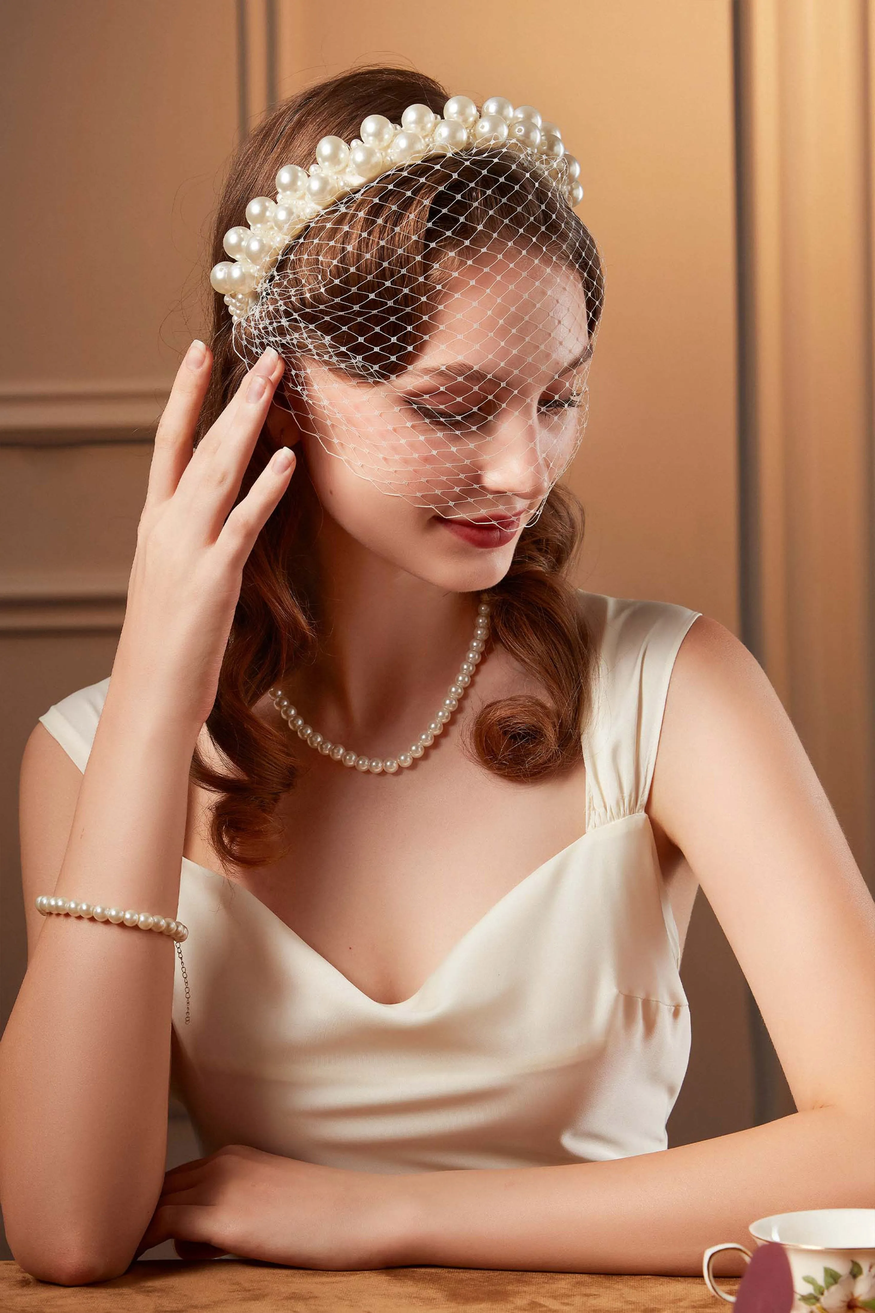 Elegant Pearl Mesh Veil Fascinator sold by BABEYOND product image thumbnail 3