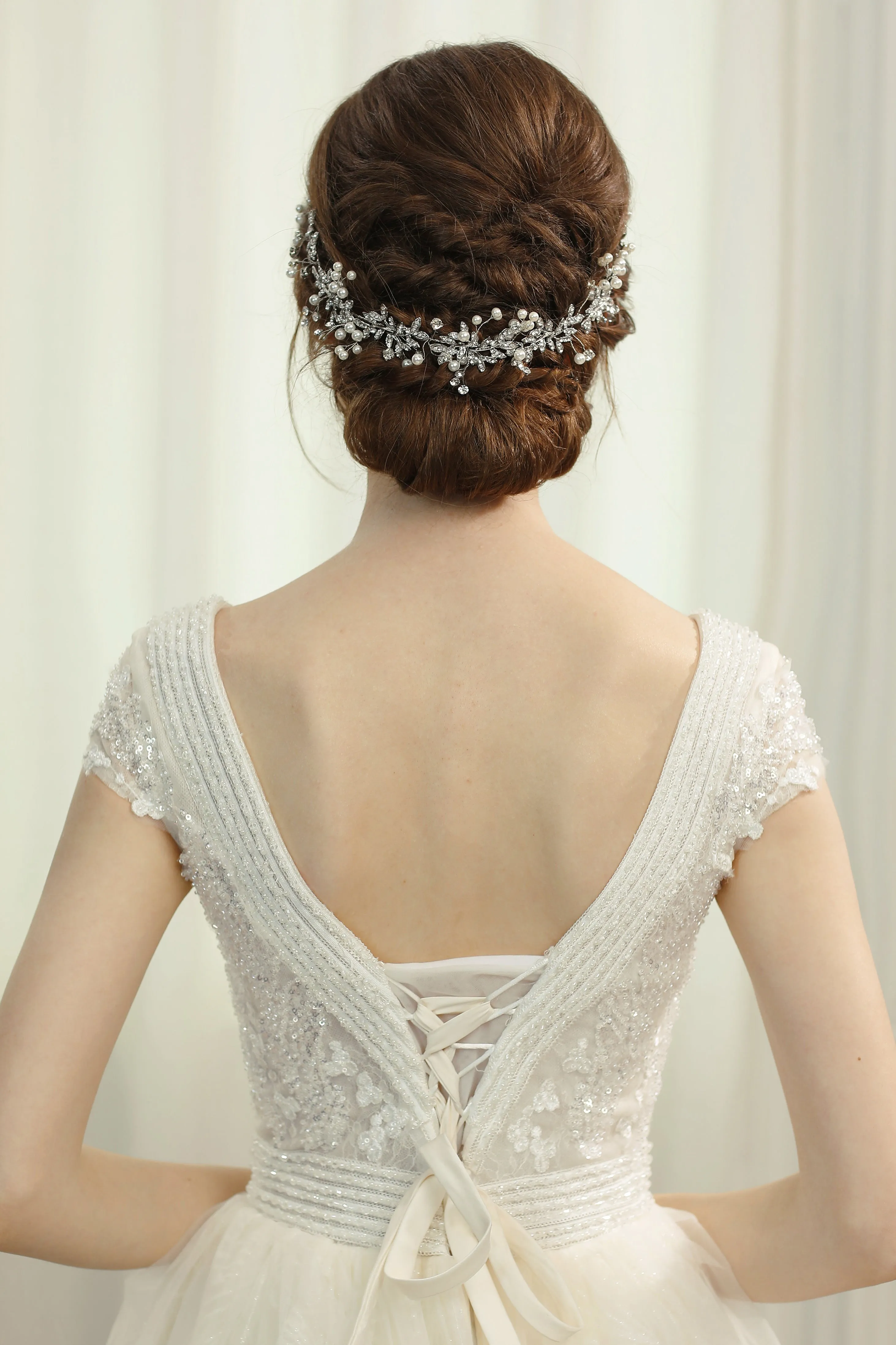 Graceful Bridal Floral Headband sold by BABEYOND product image thumbnail 3