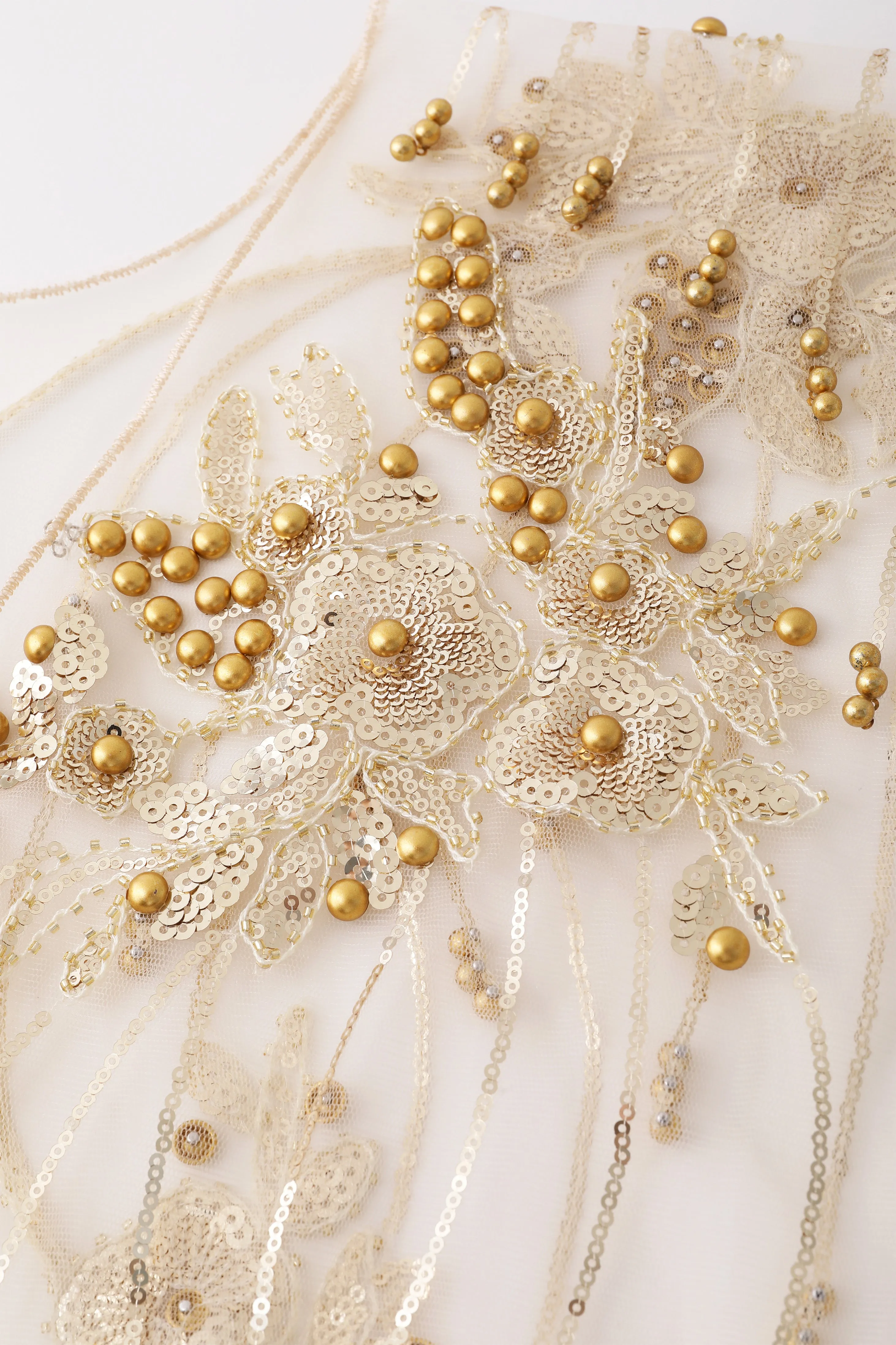 Swaying Fringe Floral Beaded Shawl sold by BABEYOND product image thumbnail 2