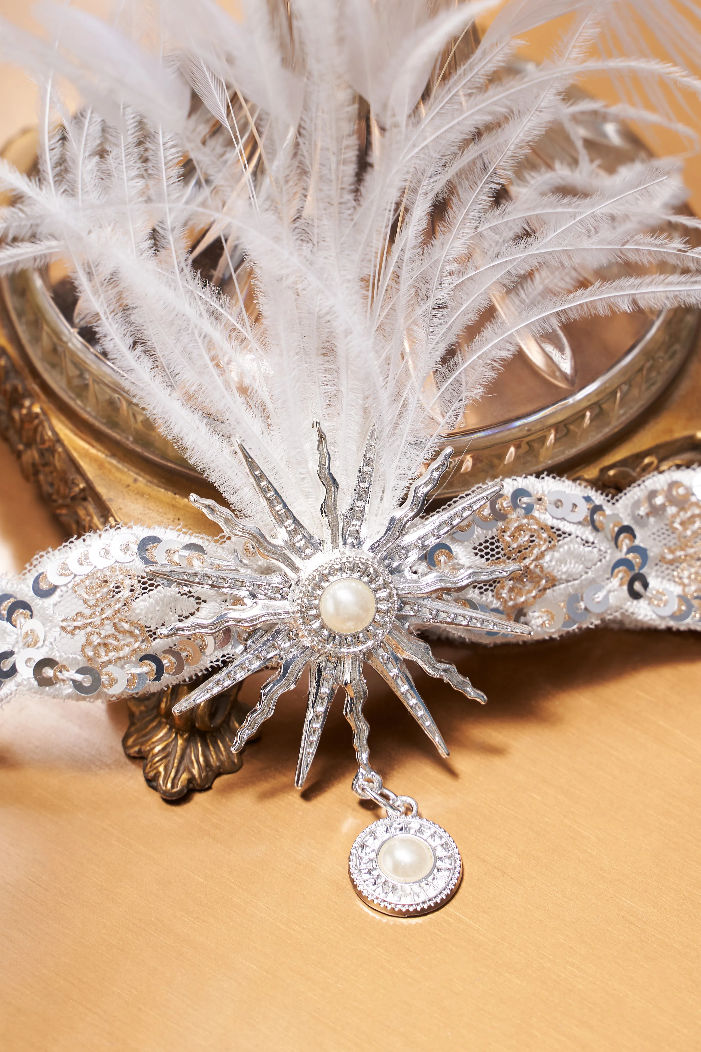 Pearl Studded Sequin Feather Headpiece sold by BABEYOND product image thumbnail 2