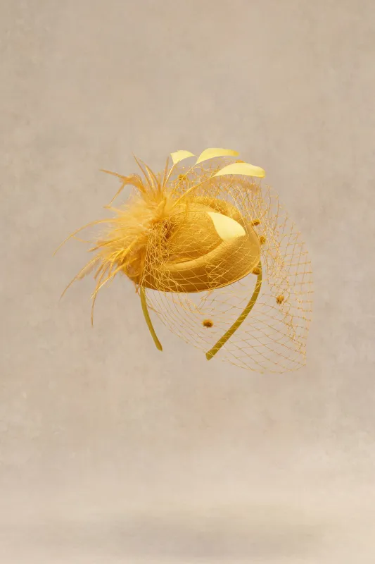 Vintage Feather Veil Pillbox Fascinator sold by BABEYOND