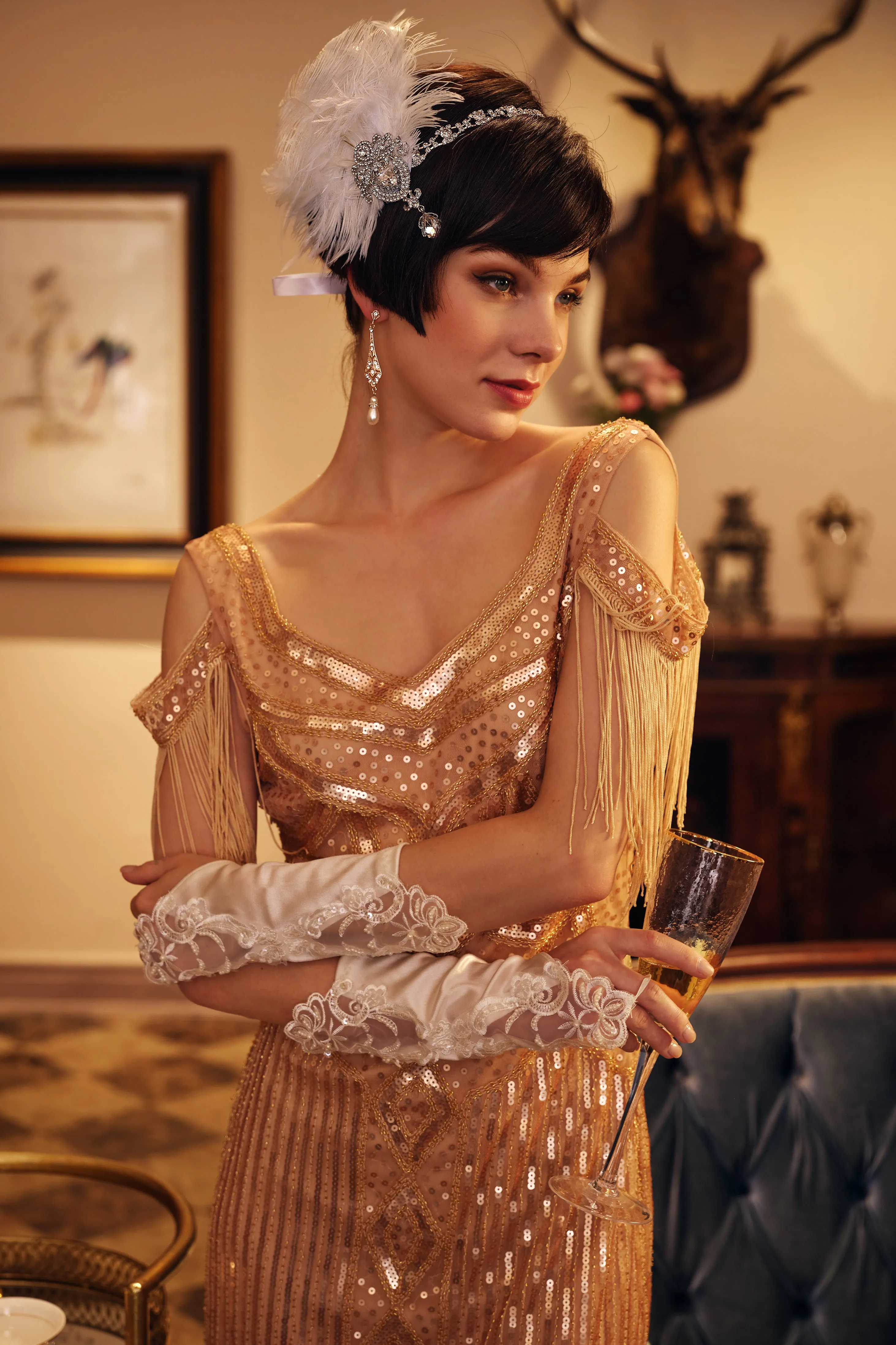 Retro Rhinestone Ostrich Feather Headband sold by BABEYOND product image thumbnail 3