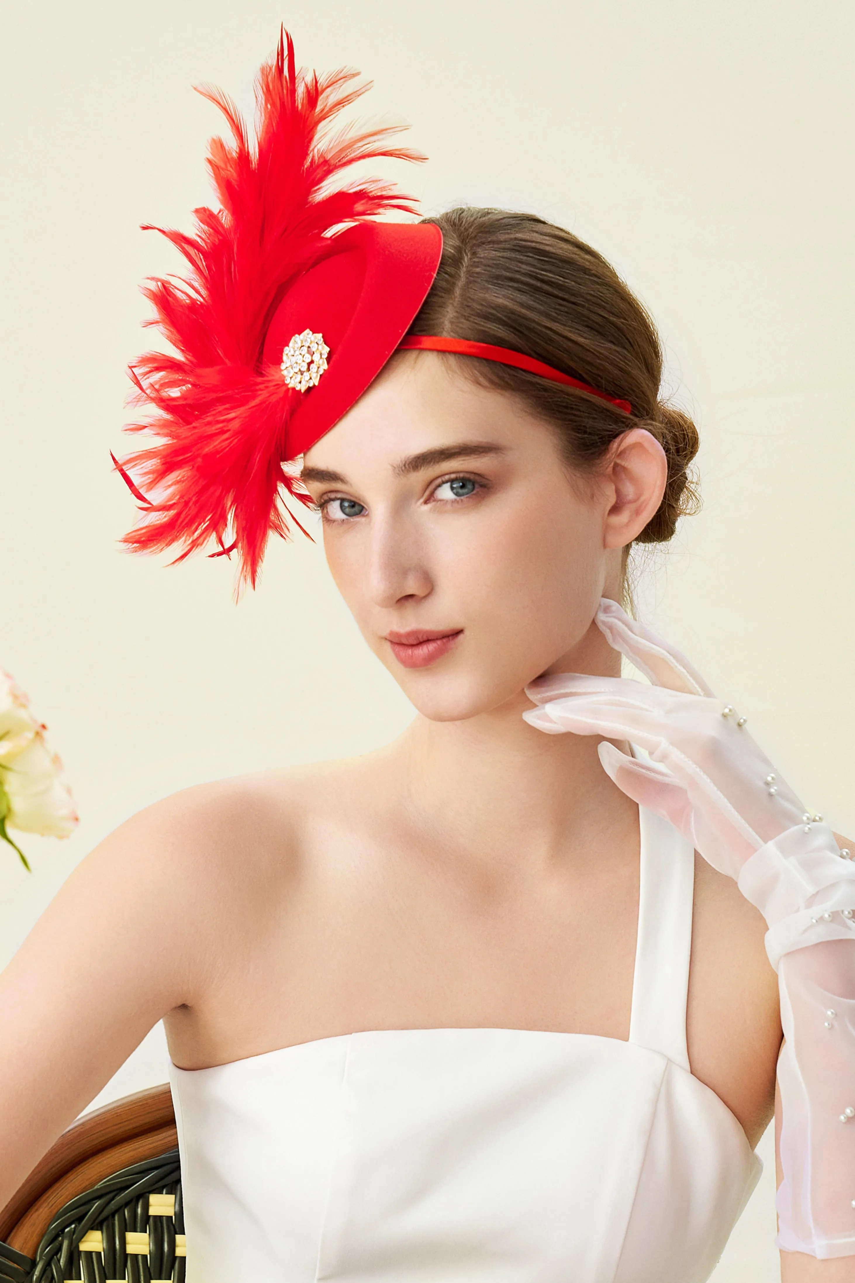 Rhinestone Feather Derby Fascinator sold by BABEYOND product image thumbnail 2