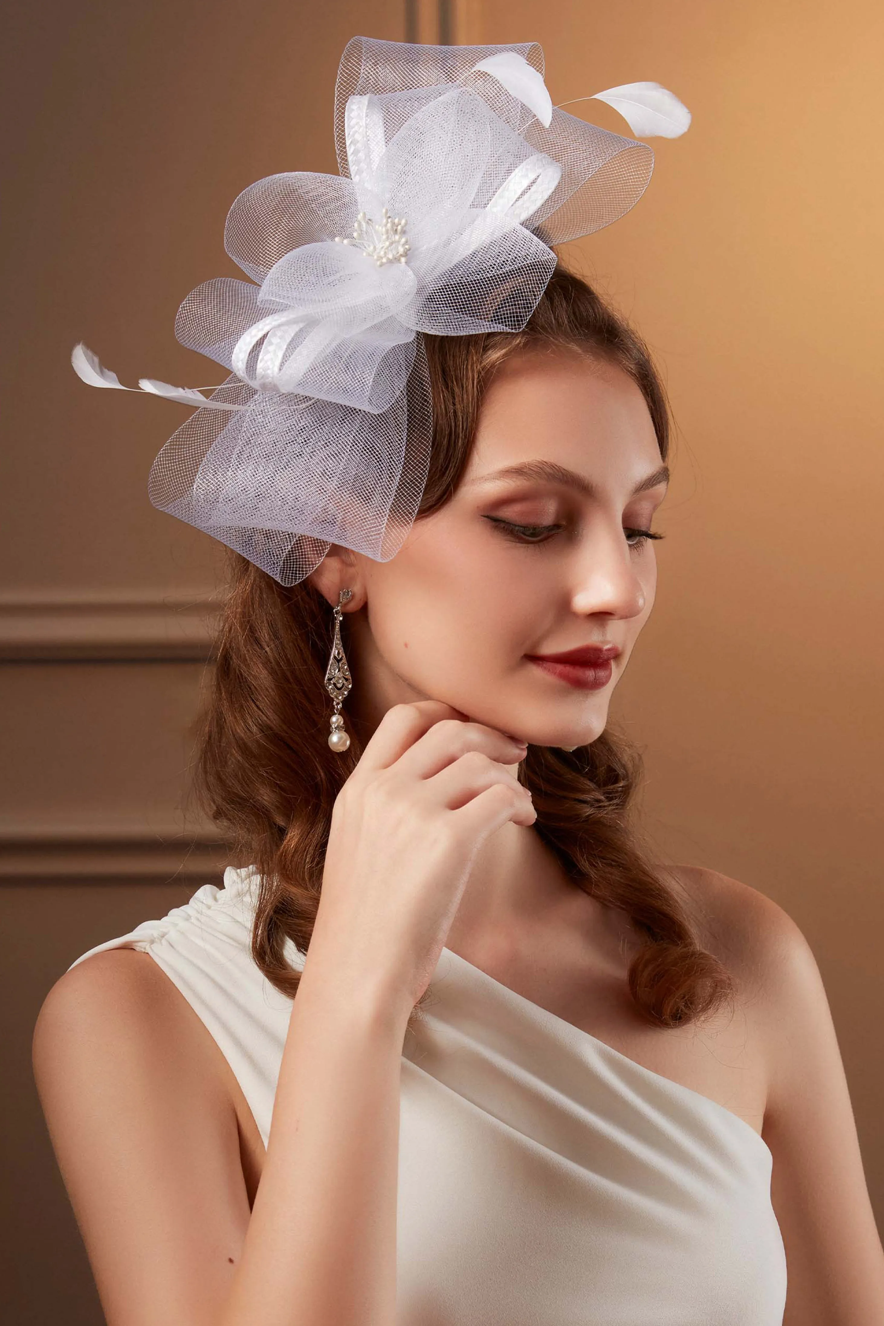 Elegant Ribbon Feather Kentucky Fascinator sold by BABEYOND product image thumbnail 2