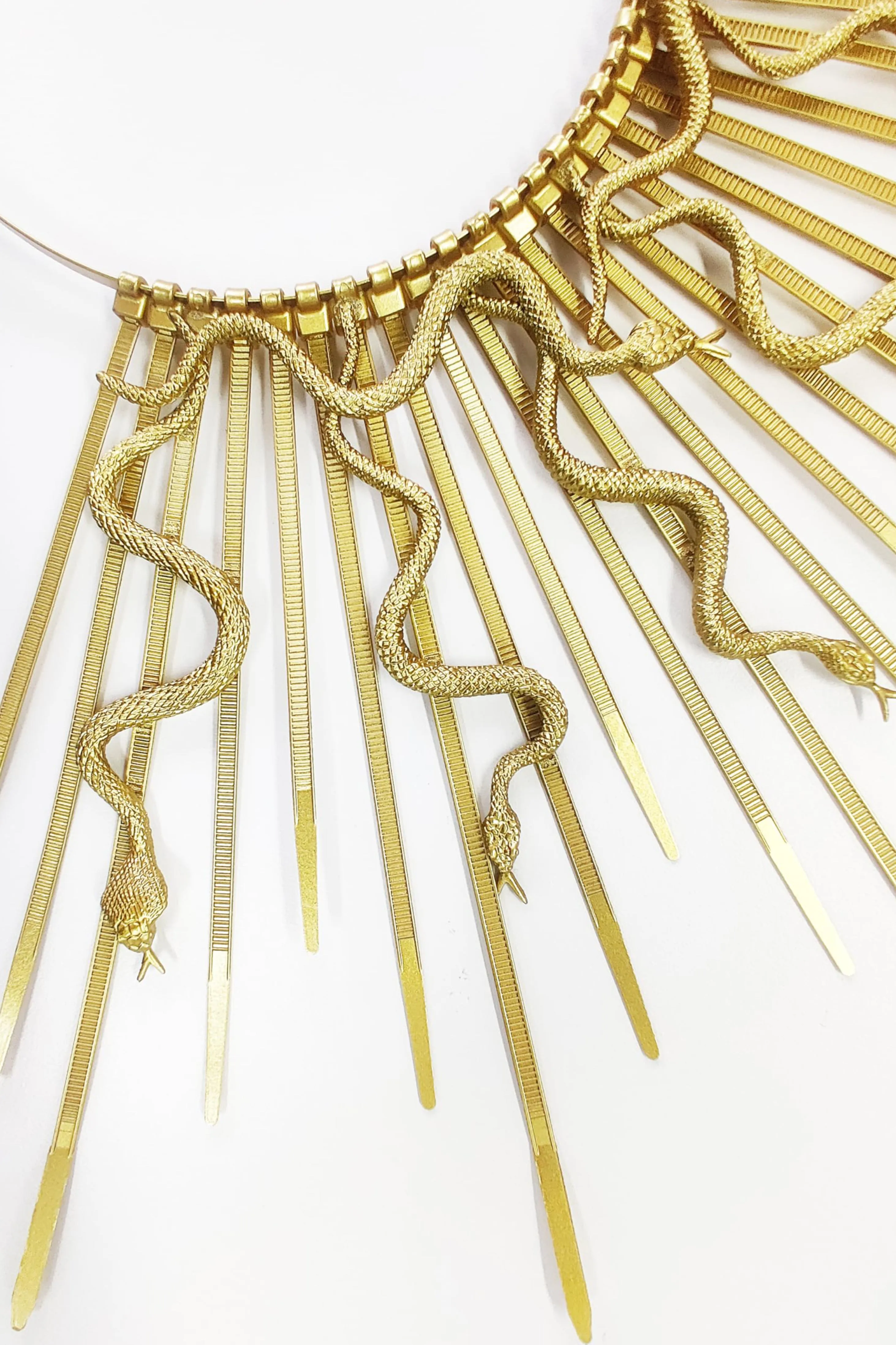 Distinctive Snake Spike Mary Halo Headband sold by BABEYOND product image thumbnail 3