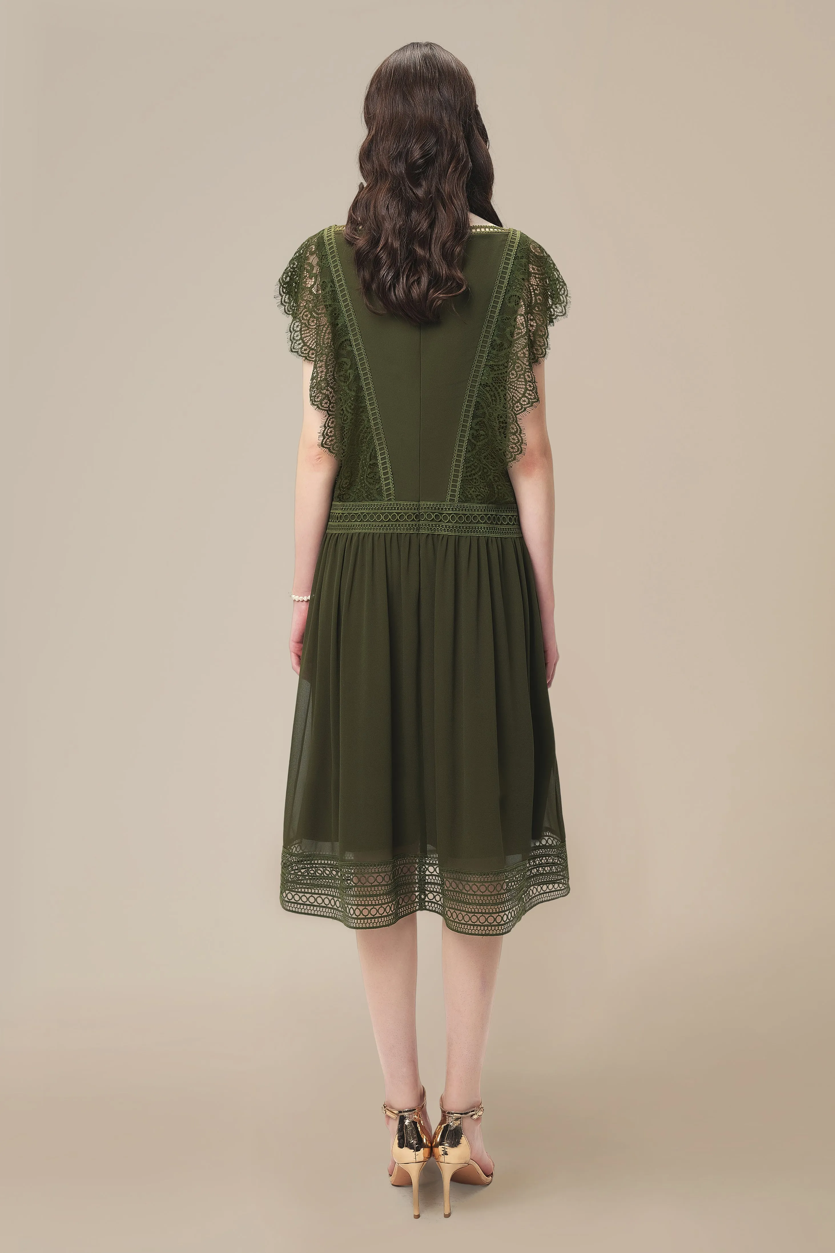 Retro Charm Lace Trimmed Day Dress sold by BABEYOND product image thumbnail 2