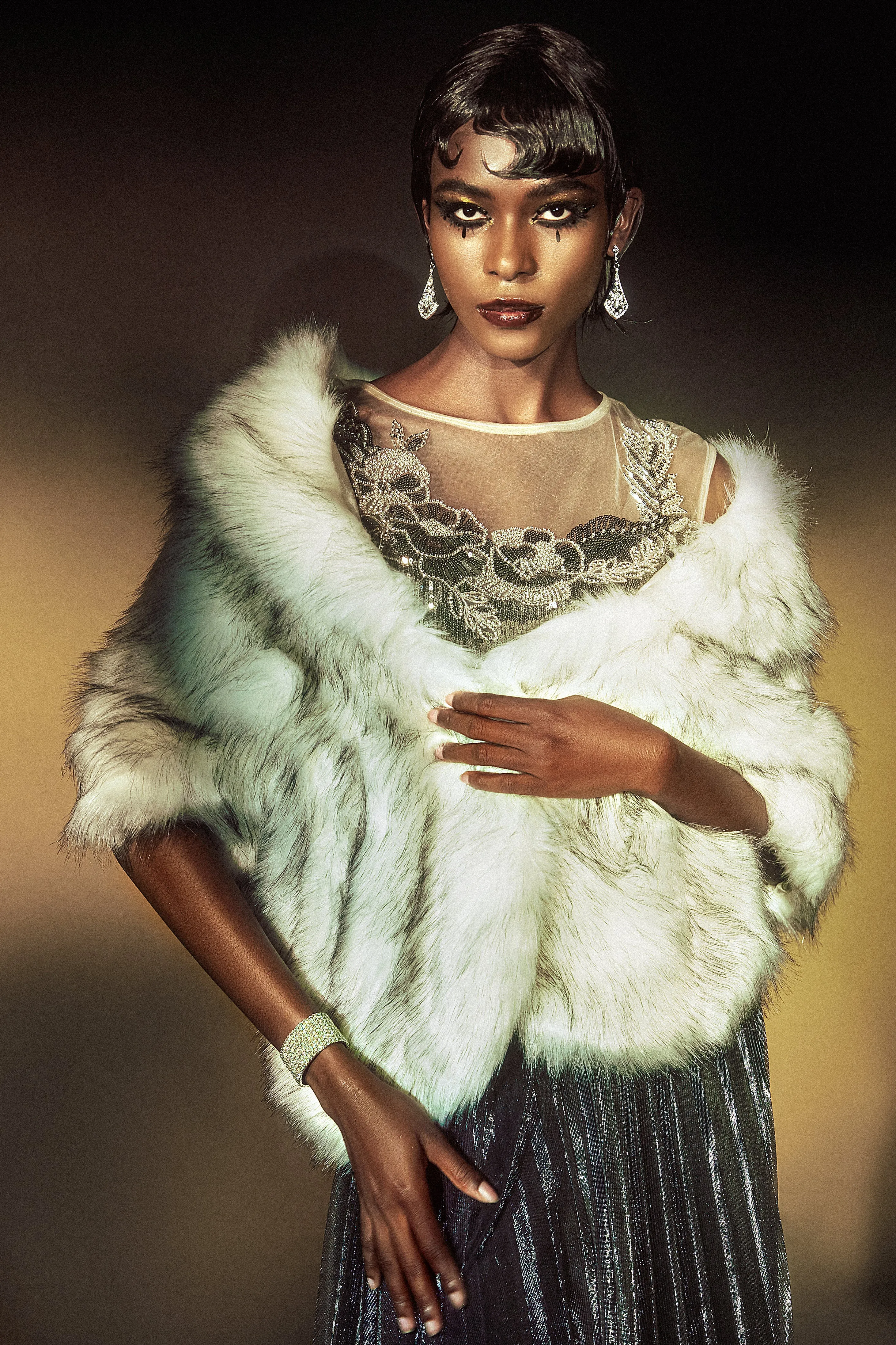 Luxury Multi-layered Crystal Bracelet sold by BABEYOND product image thumbnail 5