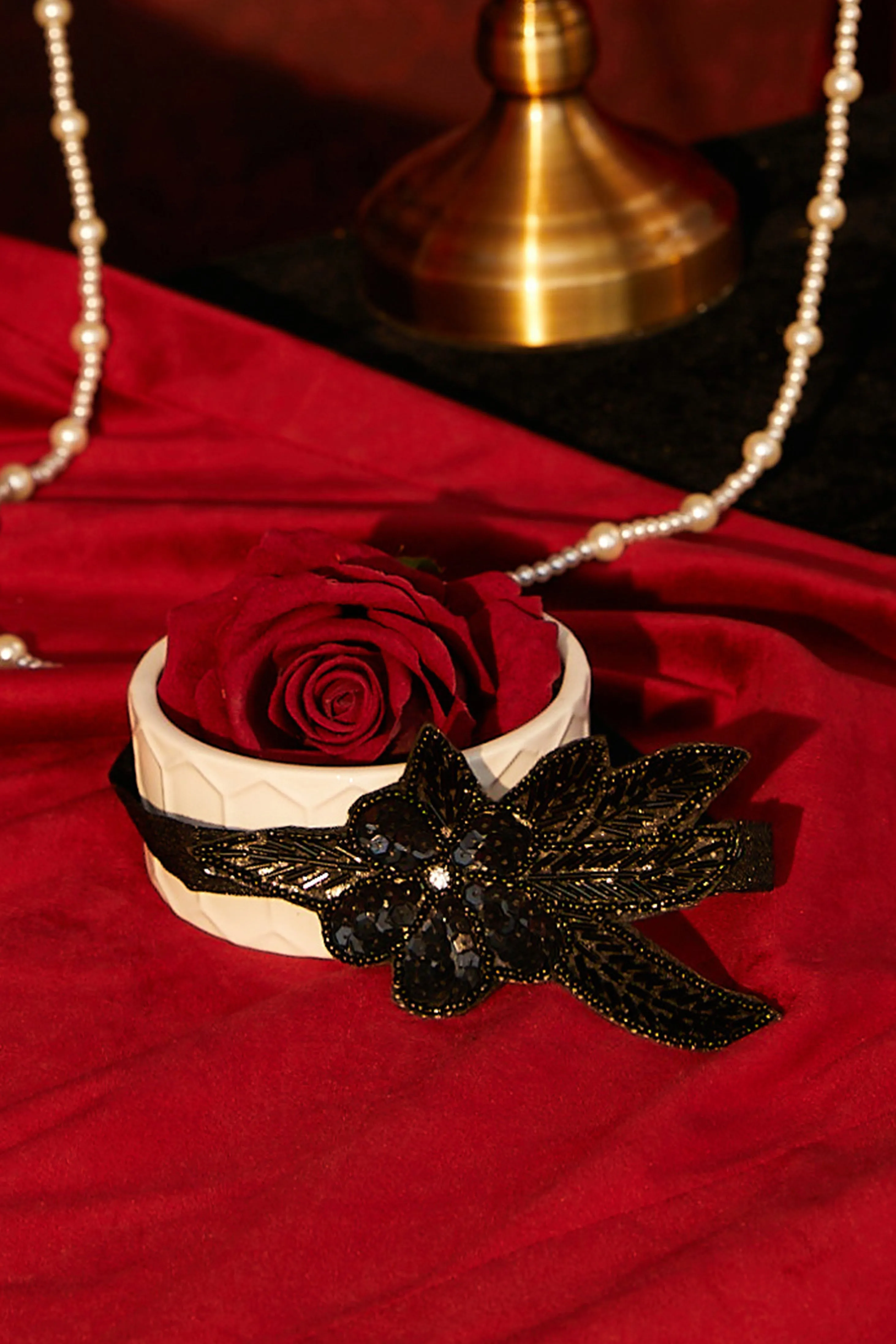 Vintage Rhinestone Embellished Headband sold by BABEYOND product image thumbnail 4