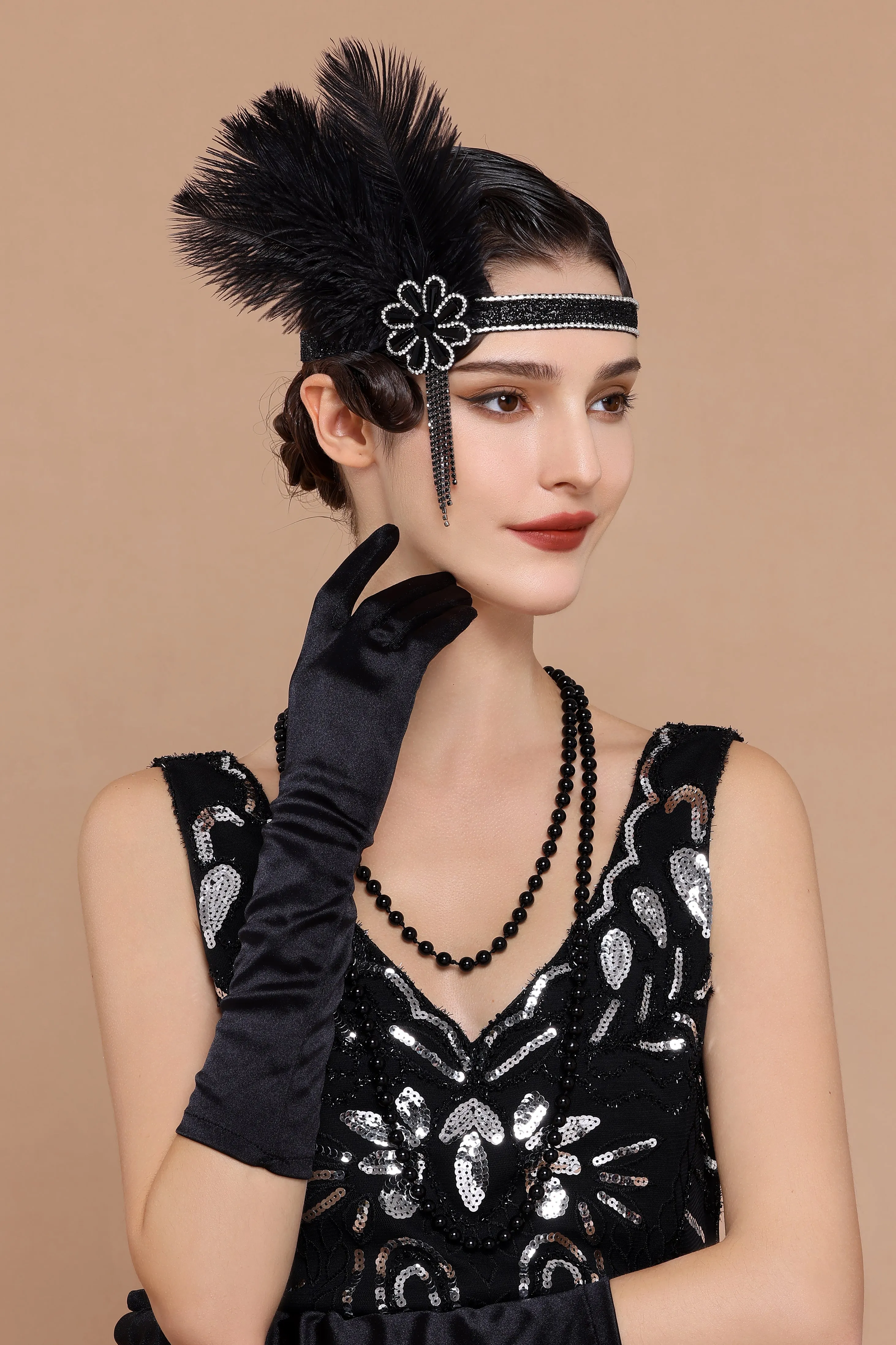 Shimmering Beaded Feather Headpiece sold by BABEYOND product image thumbnail 2