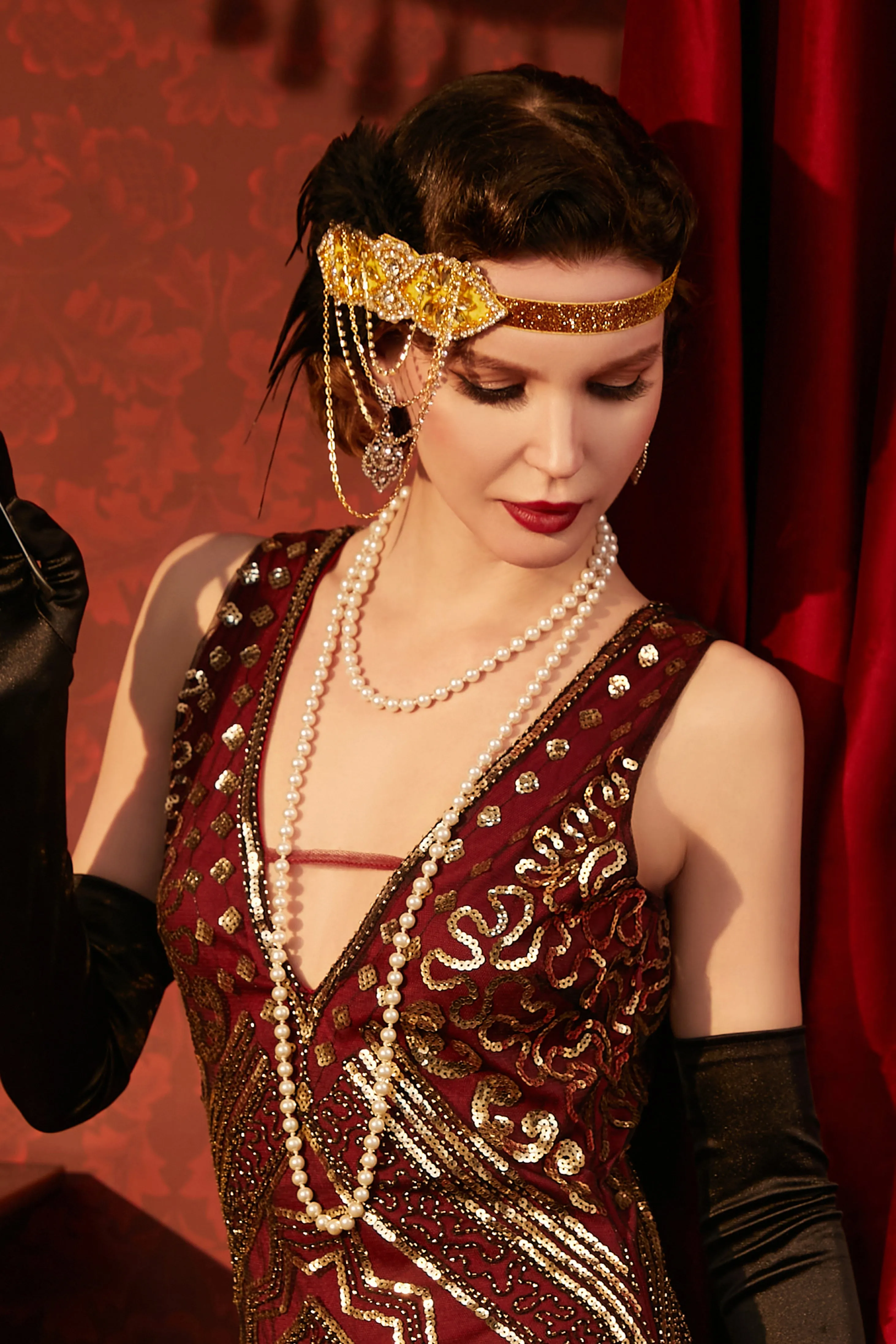 Black Feather Chain Dangle Headband sold by BABEYOND product image thumbnail 3