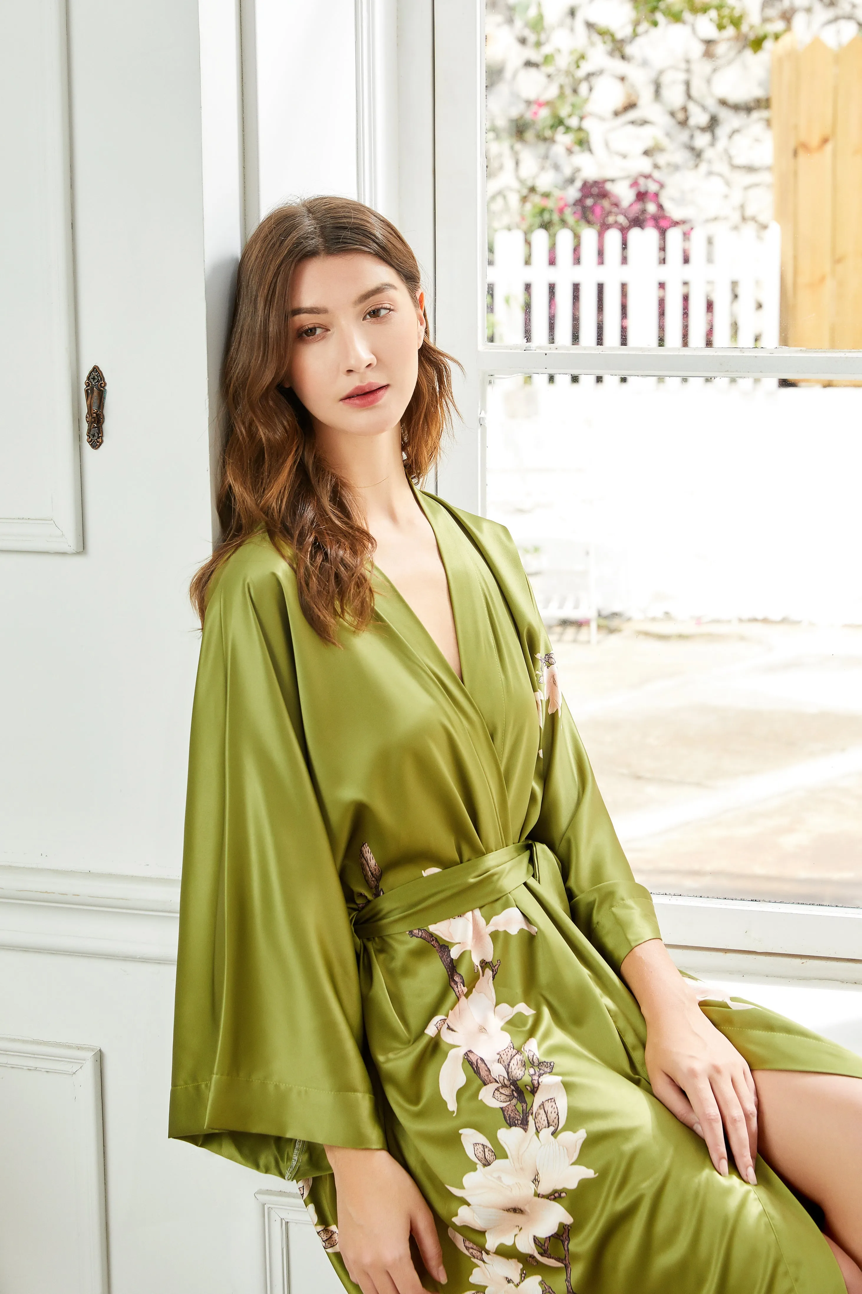 Floral Handpainted Kimono Robe sold by BABEYOND product image thumbnail 2