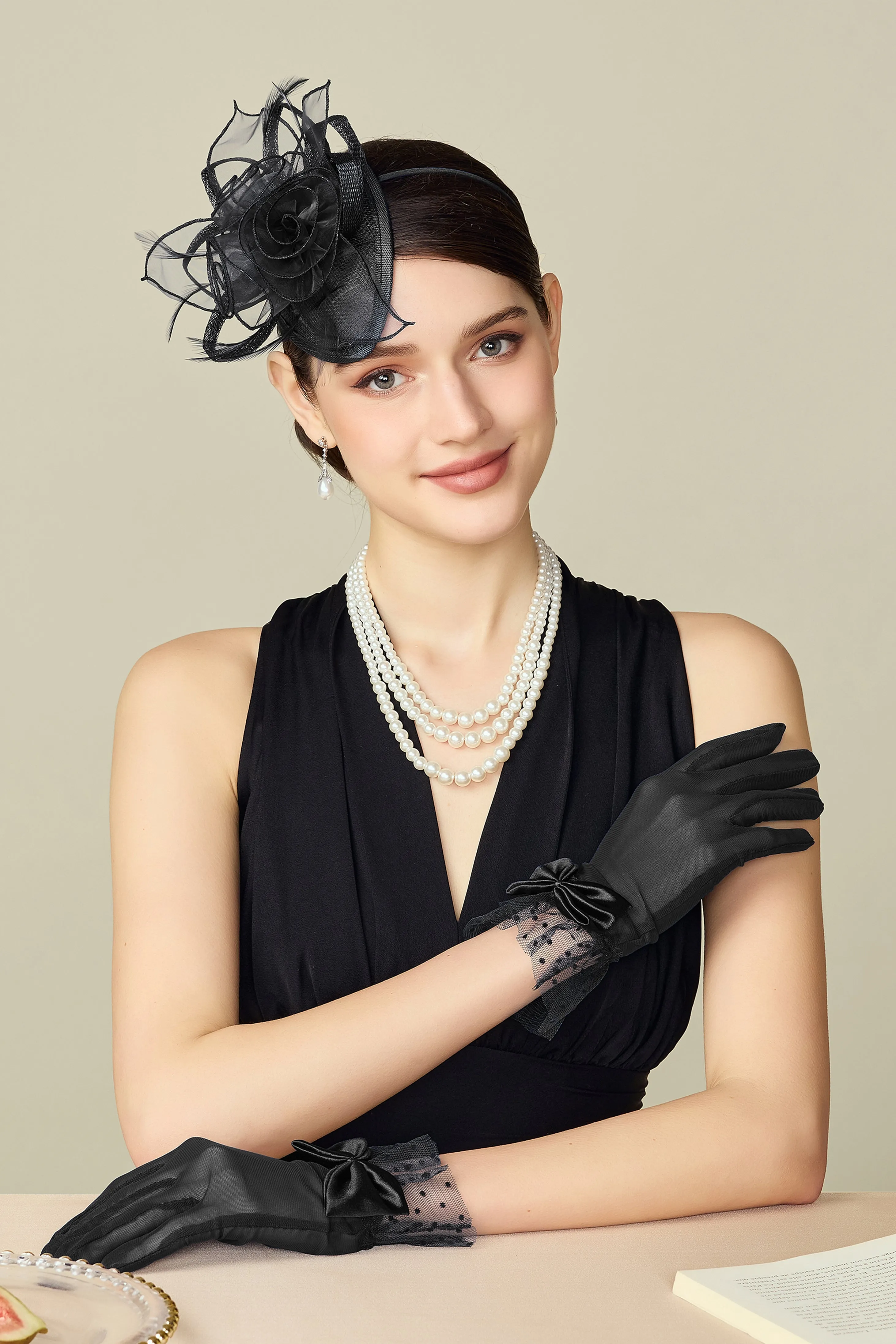 Vintage Polka Dot Bow Mesh Gloves sold by BABEYOND product image thumbnail 4