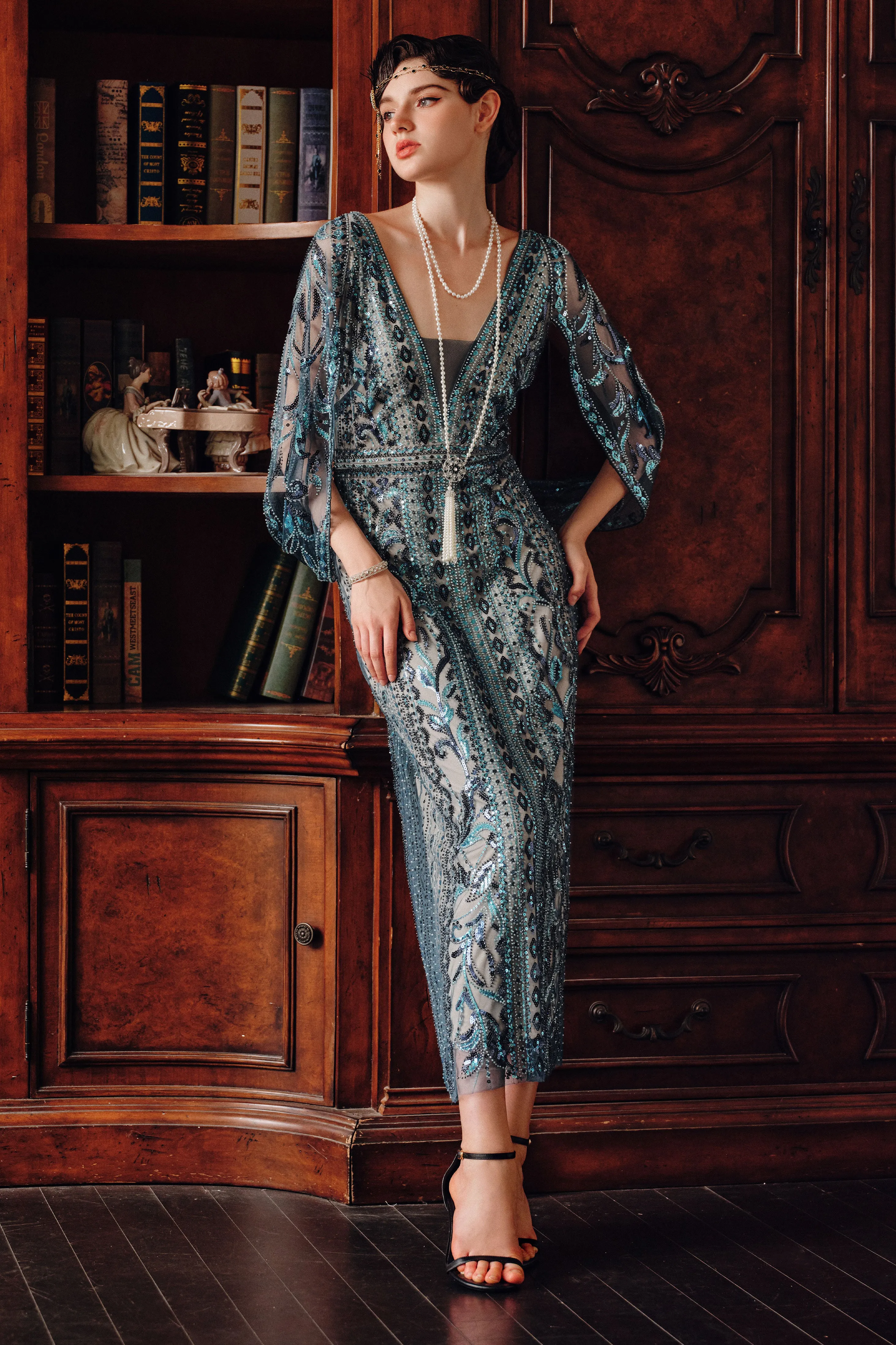 Glittering Sheer-Sleeve Sequined Plus Size Dress sold by BABEYOND product image thumbnail 5